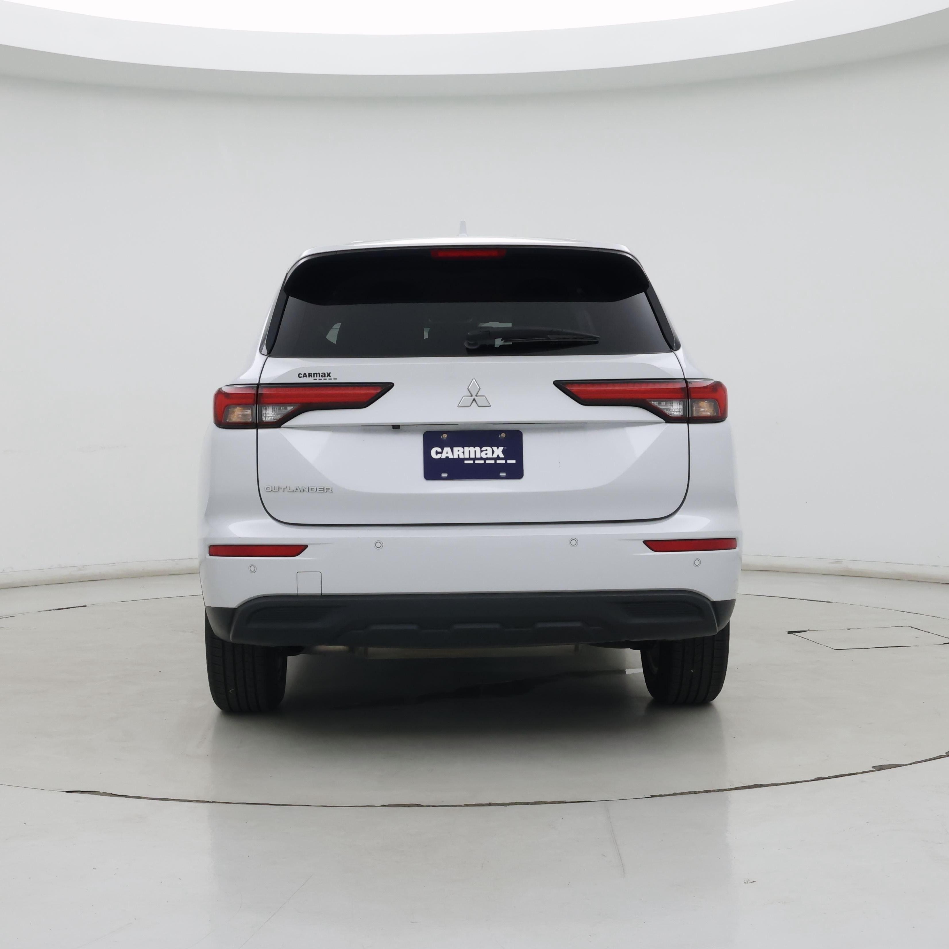 Thumbnail: 2023 Mitsubishi Outlander - 6