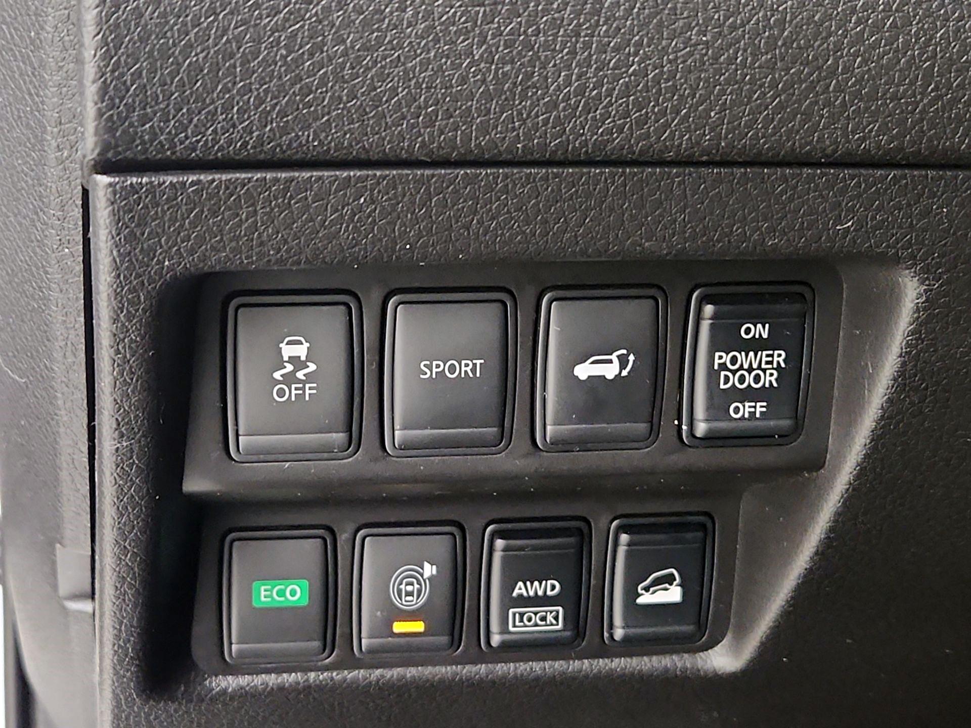 Thumbnail: 2015 Nissan Rogue - 13