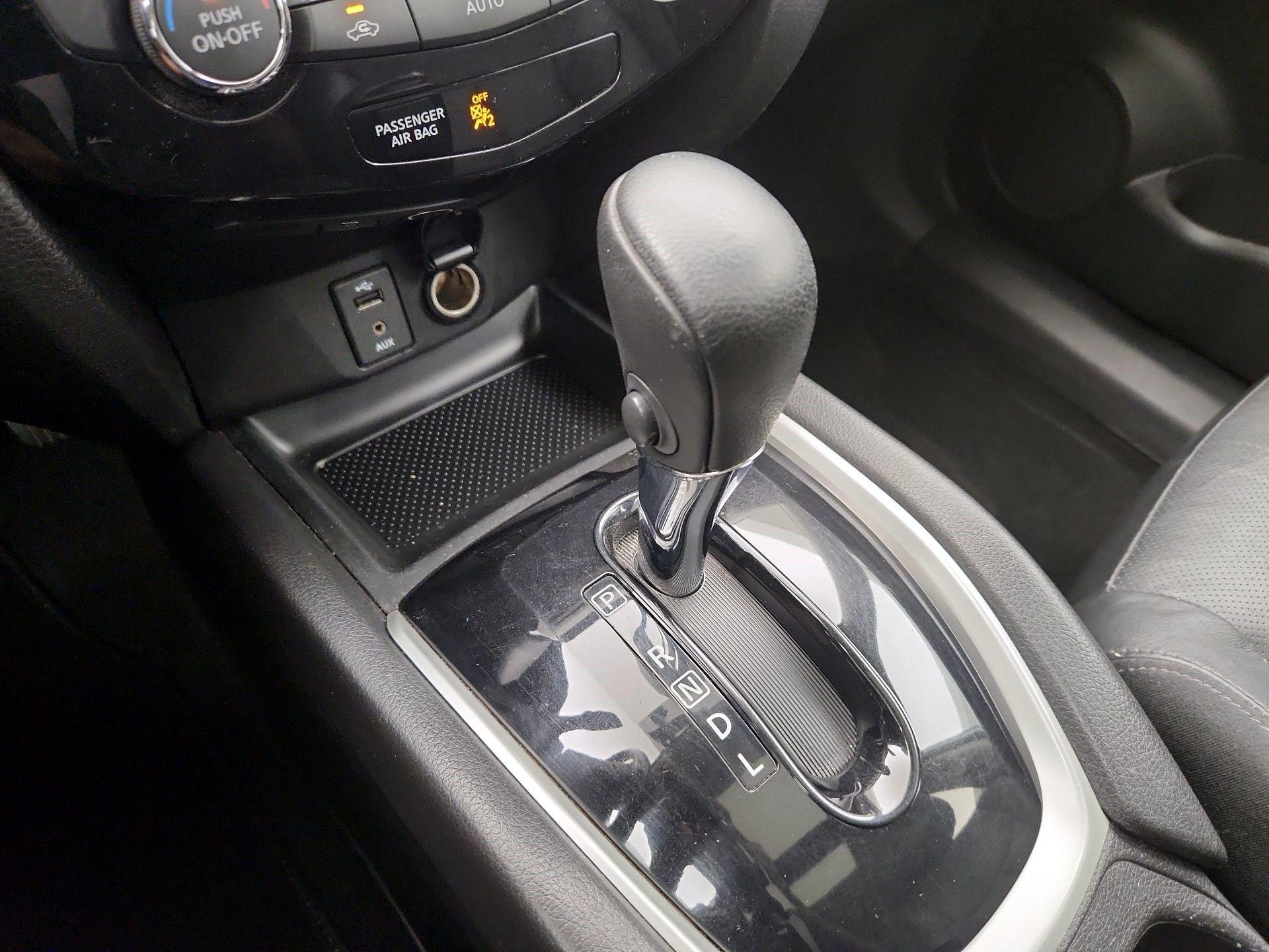 Thumbnail: 2015 Nissan Rogue - 18