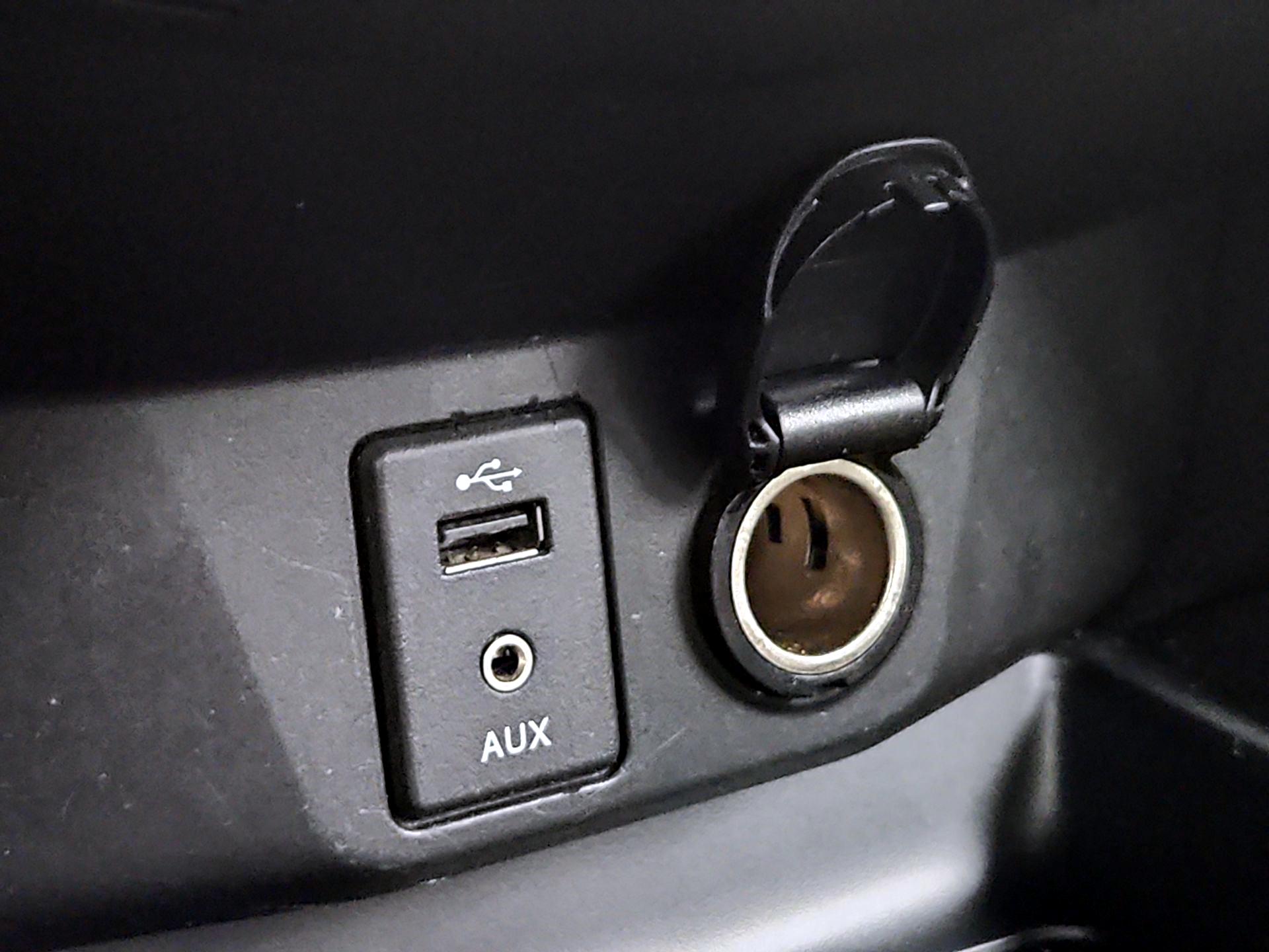 Thumbnail: 2015 Nissan Rogue - 19