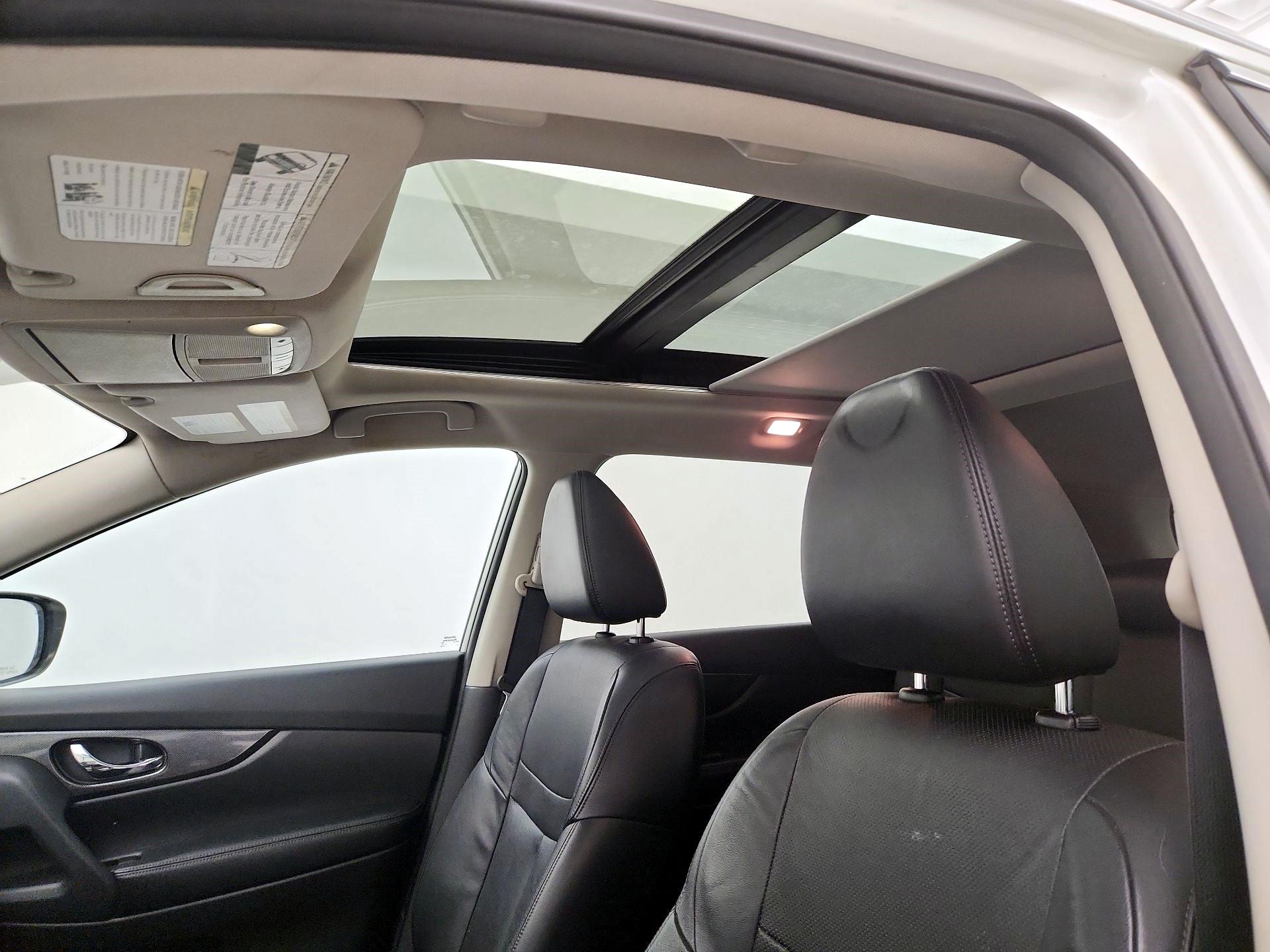 Thumbnail: 2015 Nissan Rogue - 20