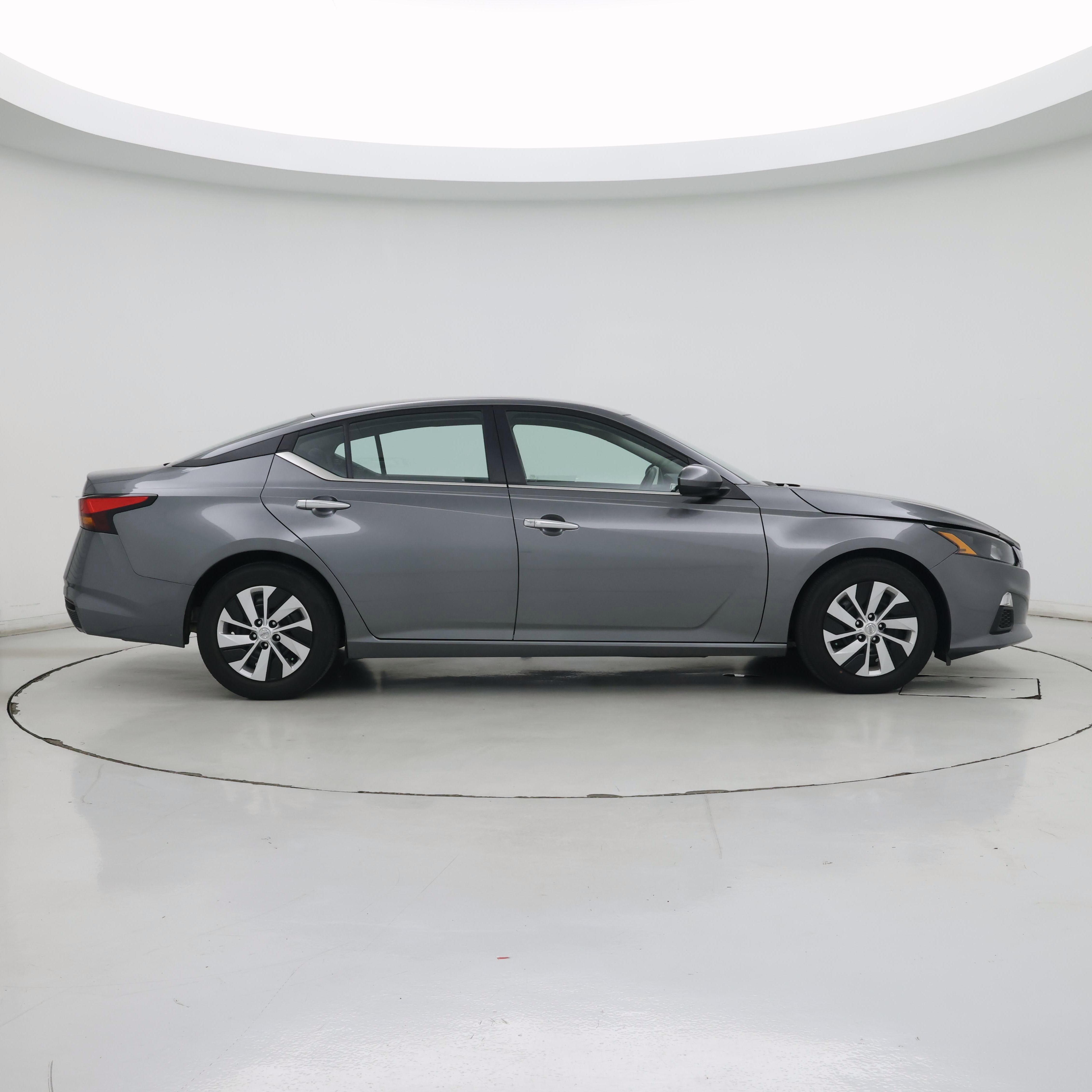Thumbnail: 2022 Nissan Altima - 7