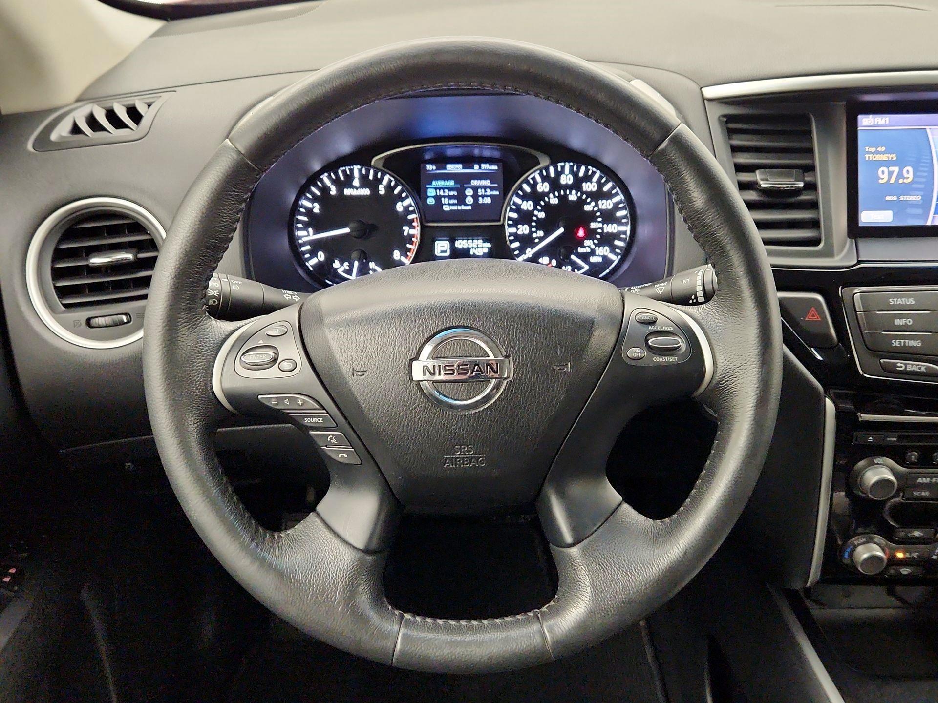 Thumbnail: 2015 Nissan Pathfinder - 10