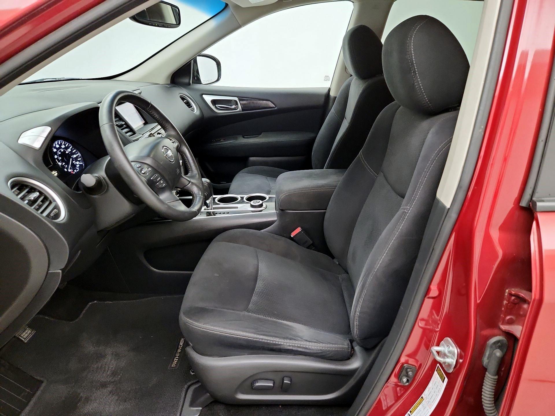 Thumbnail: 2015 Nissan Pathfinder - 11