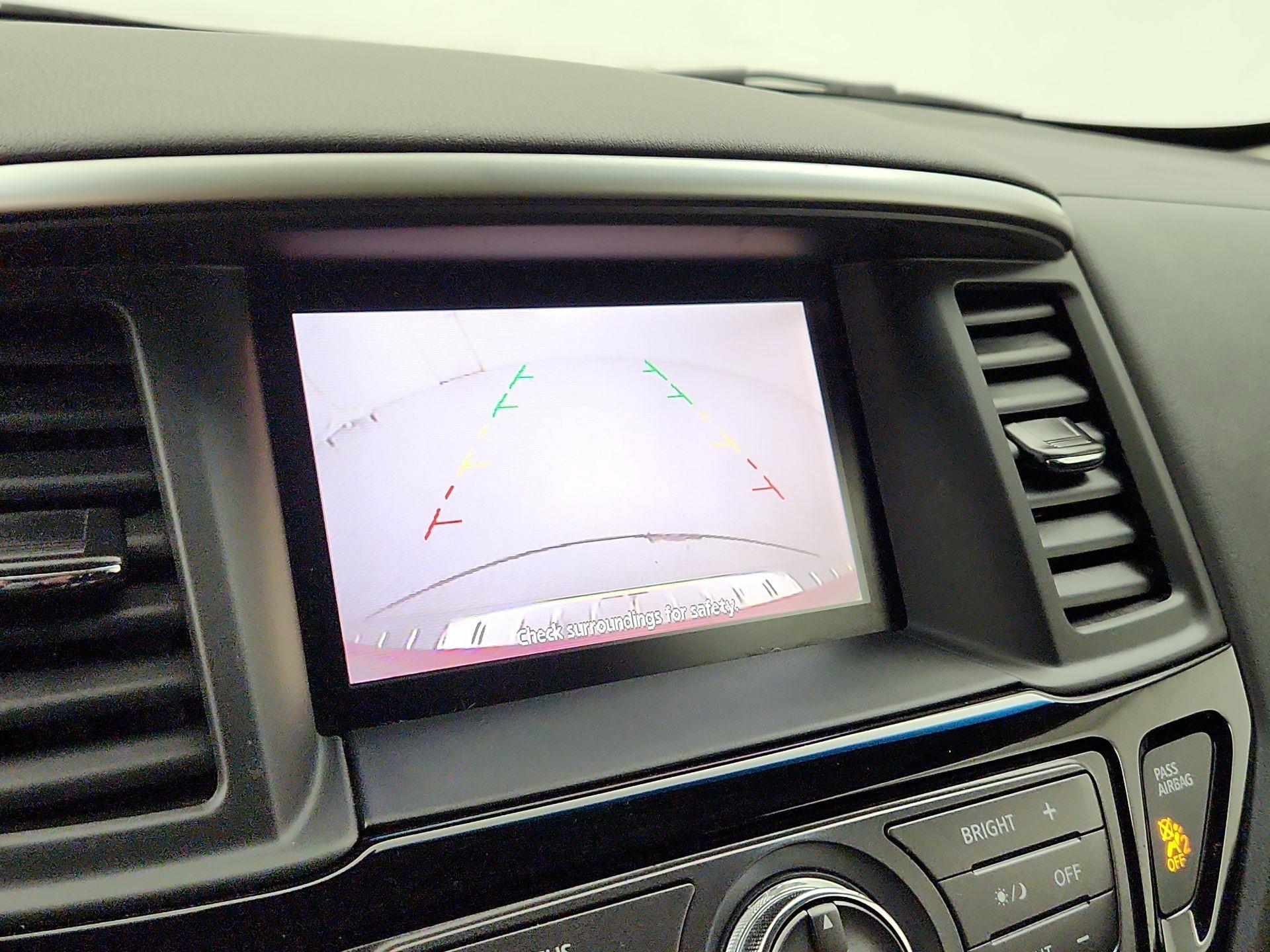 Thumbnail: 2015 Nissan Pathfinder - 14