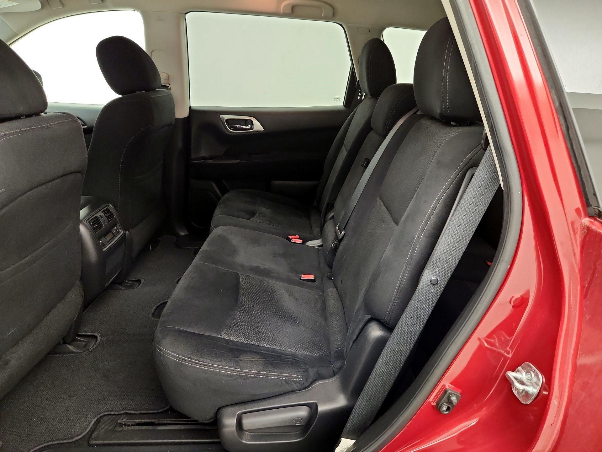 Thumbnail: 2015 Nissan Pathfinder - 19