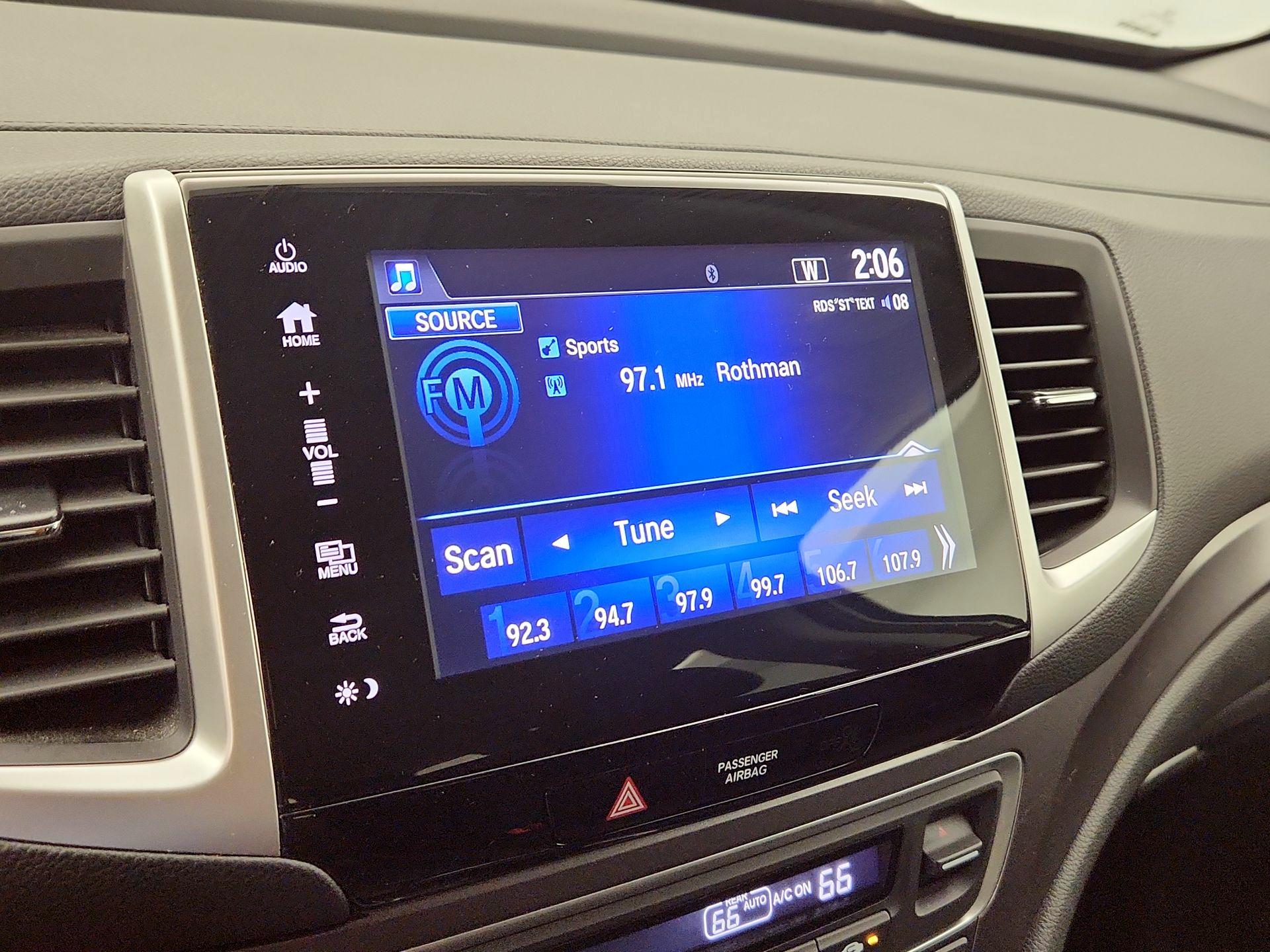 Thumbnail: 2018 Honda Pilot - 15