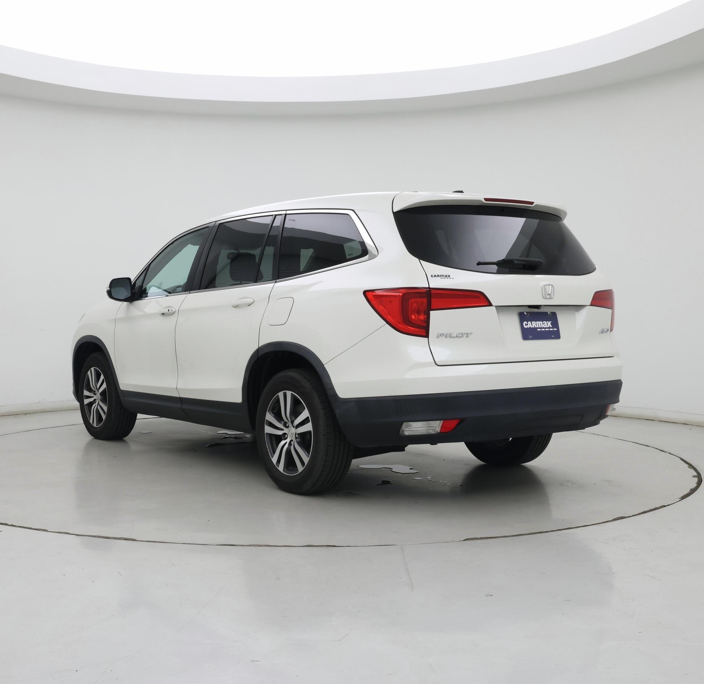 Thumbnail: 2018 Honda Pilot - 2
