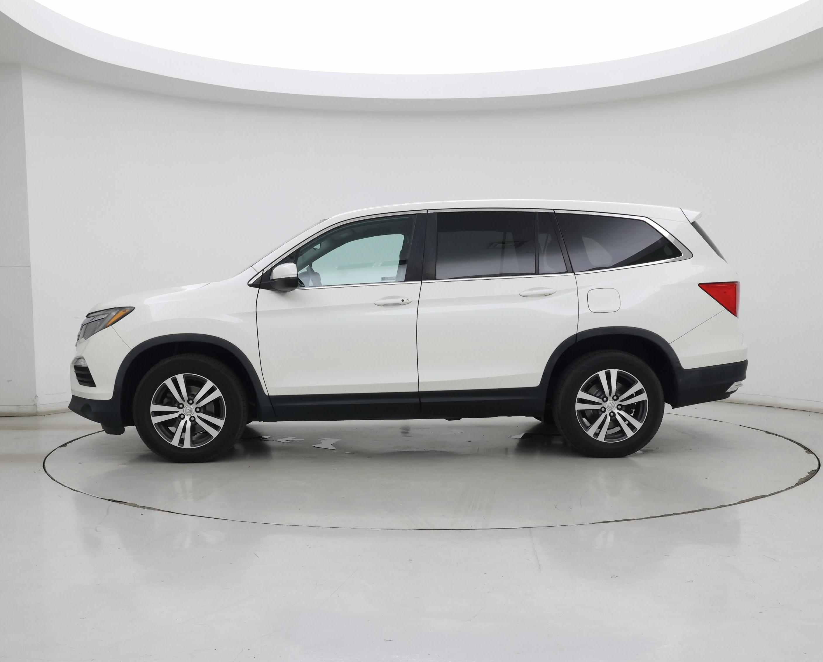 Thumbnail: 2018 Honda Pilot - 3