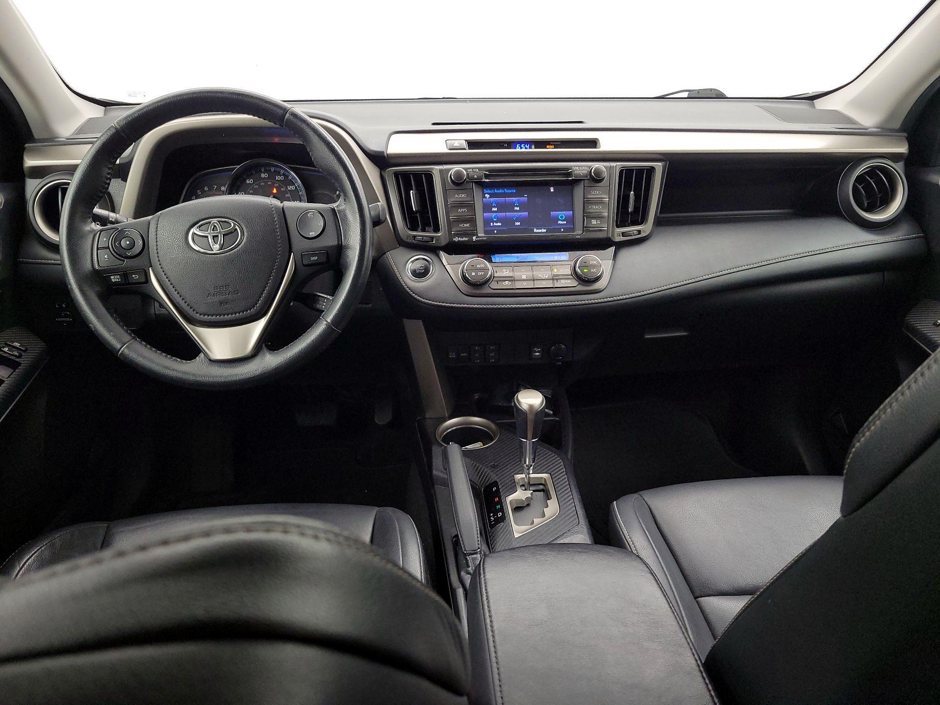 Thumbnail: 2015 Toyota RAV4 - 9