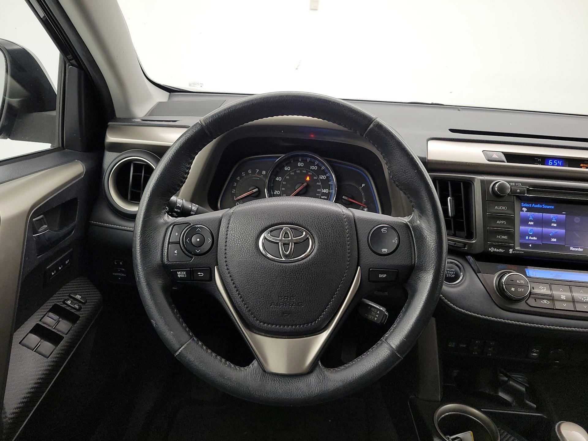Thumbnail: 2015 Toyota RAV4 - 10