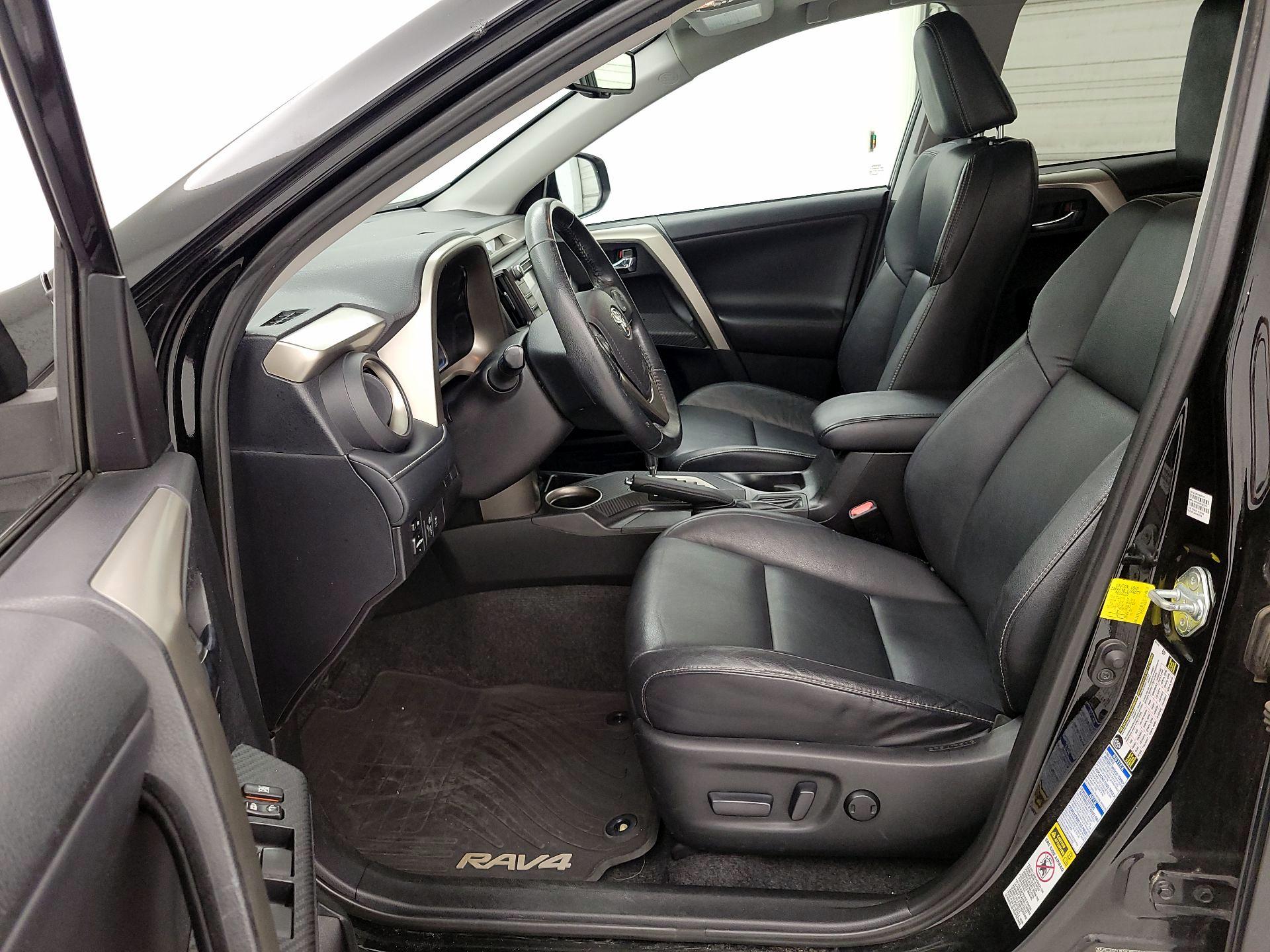 Thumbnail: 2015 Toyota RAV4 - 11