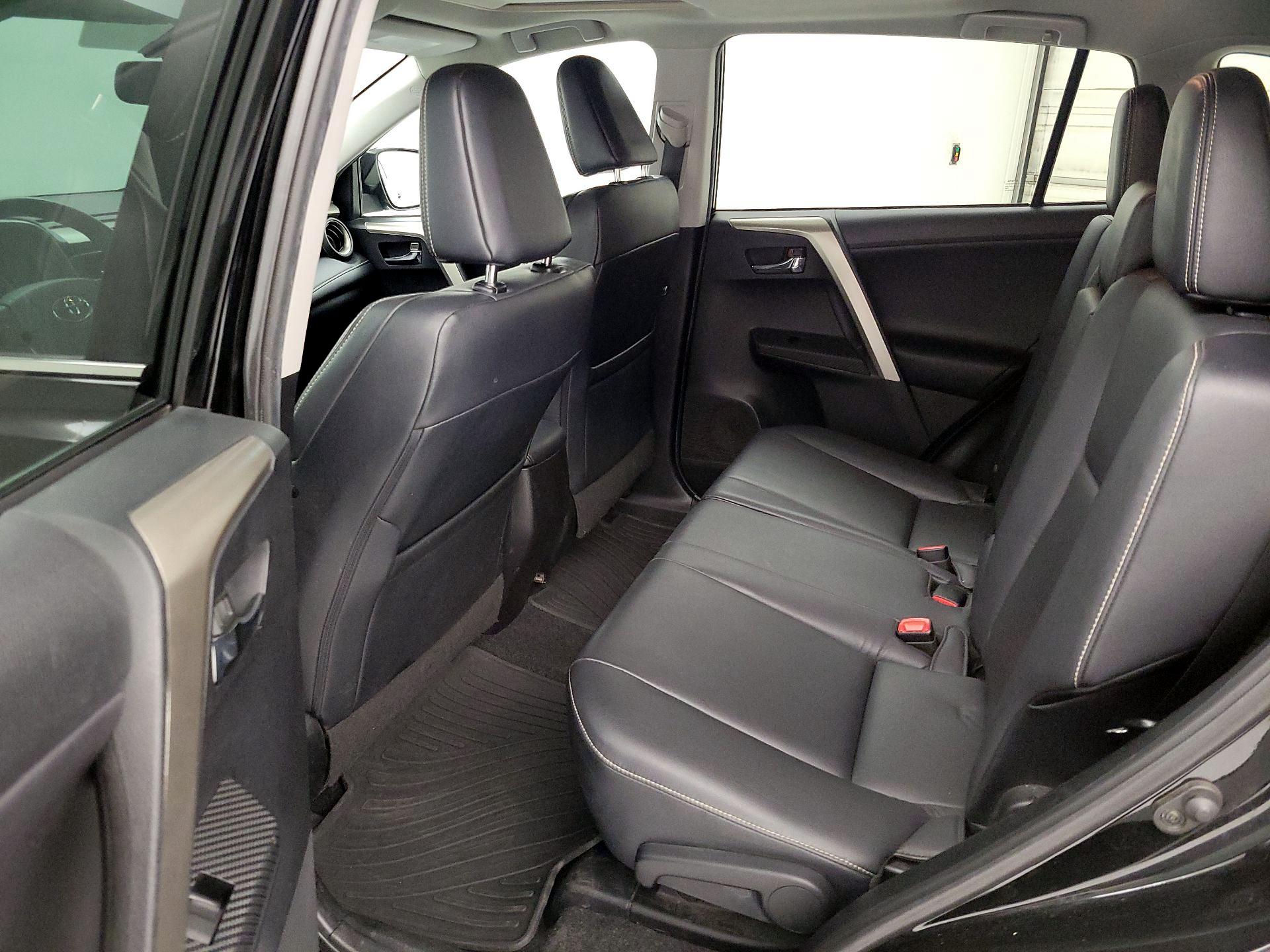 Thumbnail: 2015 Toyota RAV4 - 17