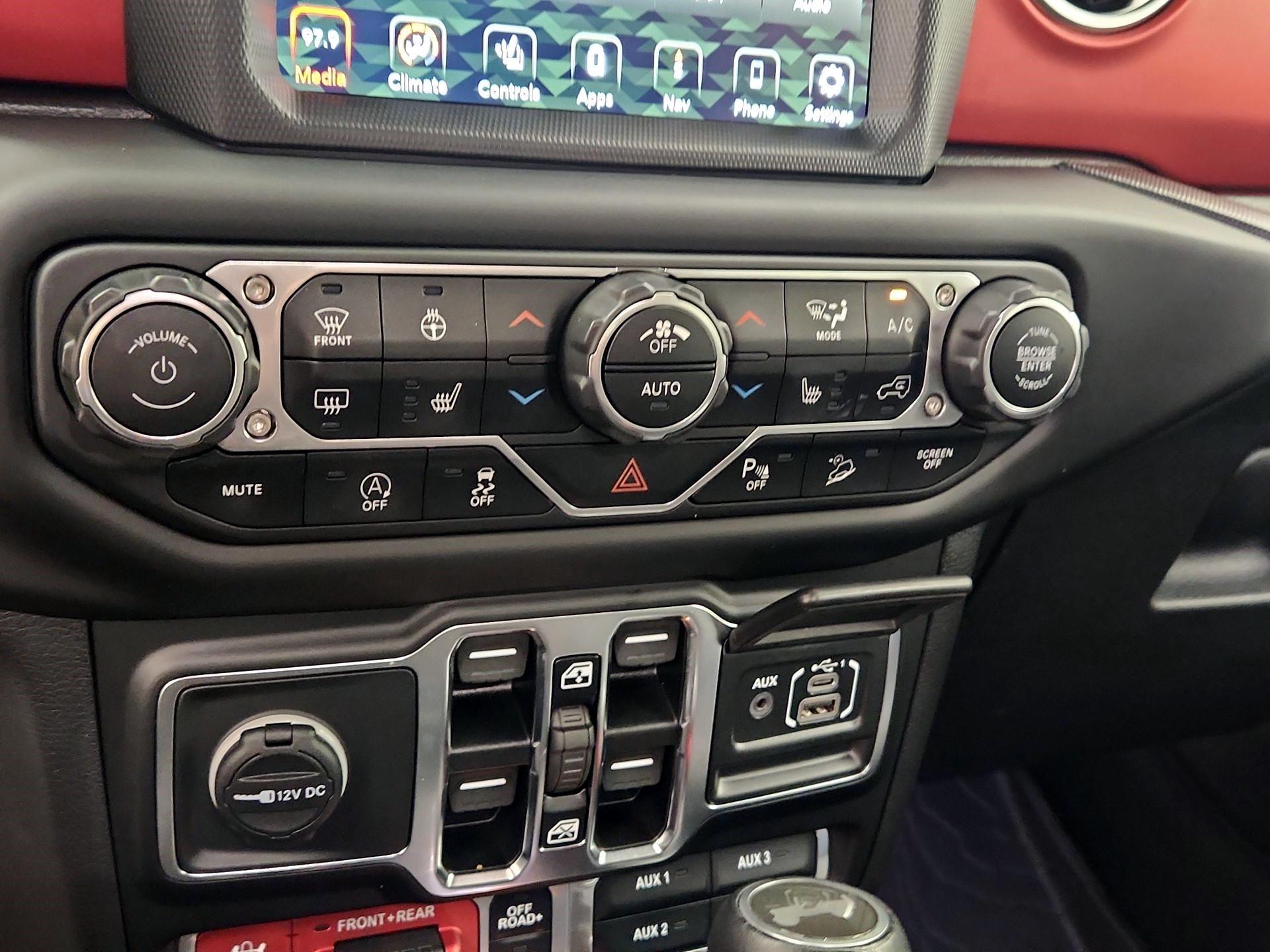 Thumbnail: 2021 Jeep Wrangler - 17