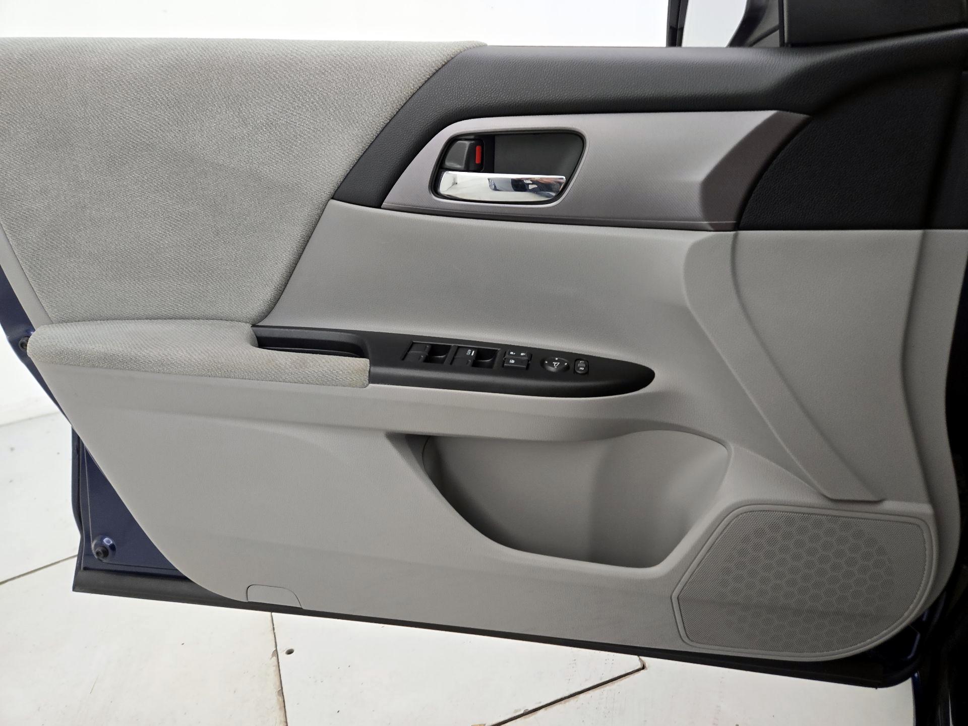 Thumbnail: 2013 Honda Accord - 12