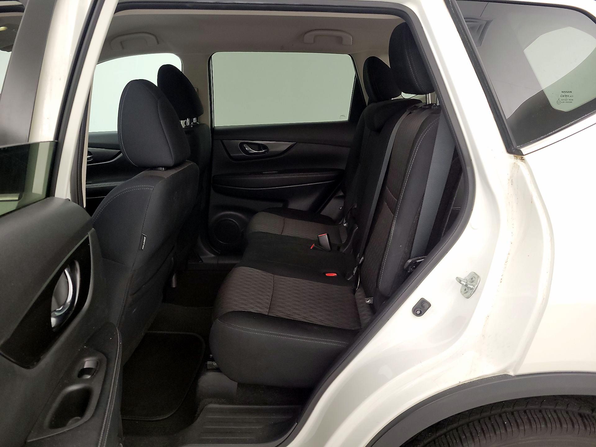 Thumbnail: 2018 Nissan Rogue - 16