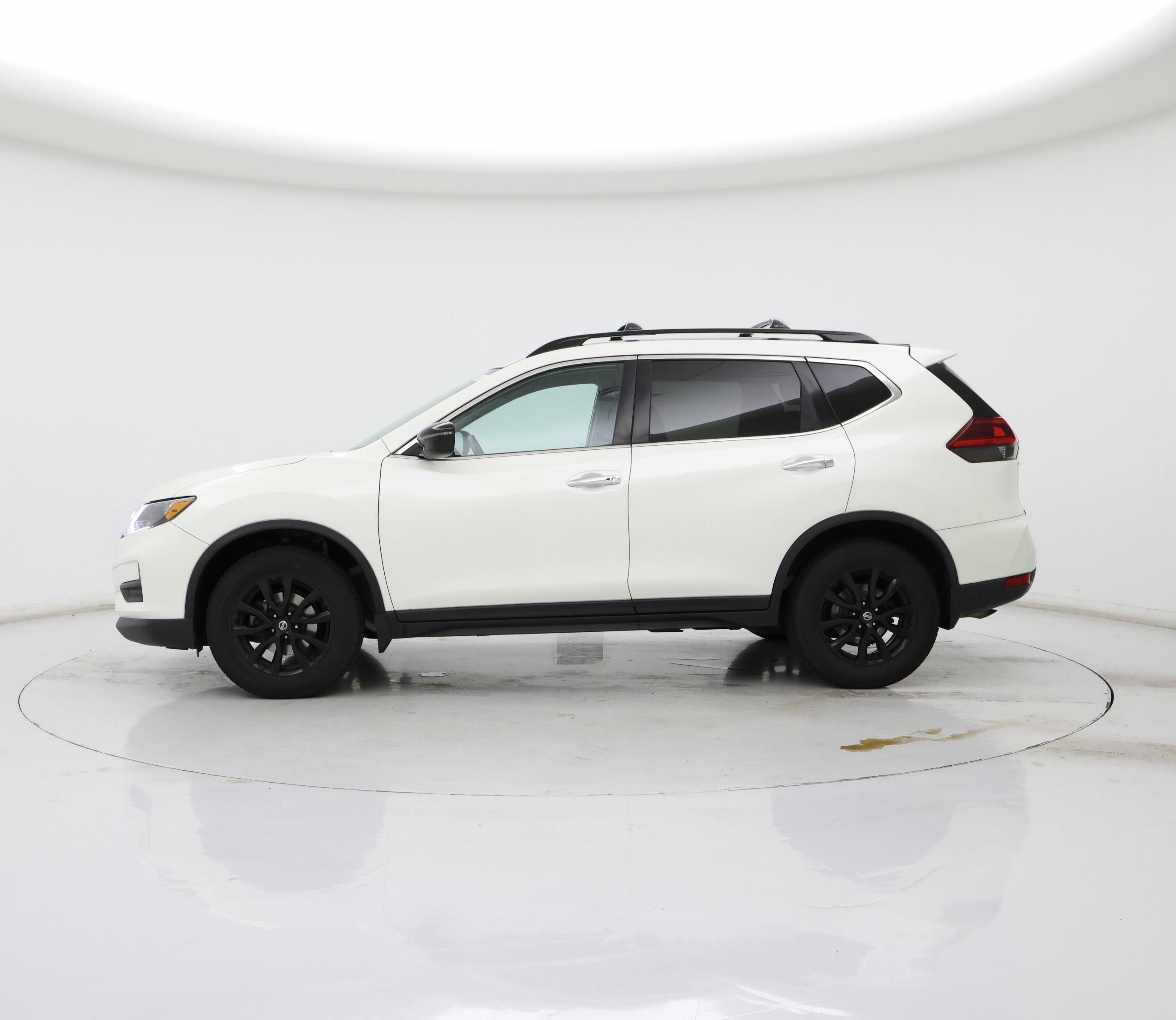Thumbnail: 2018 Nissan Rogue - 3