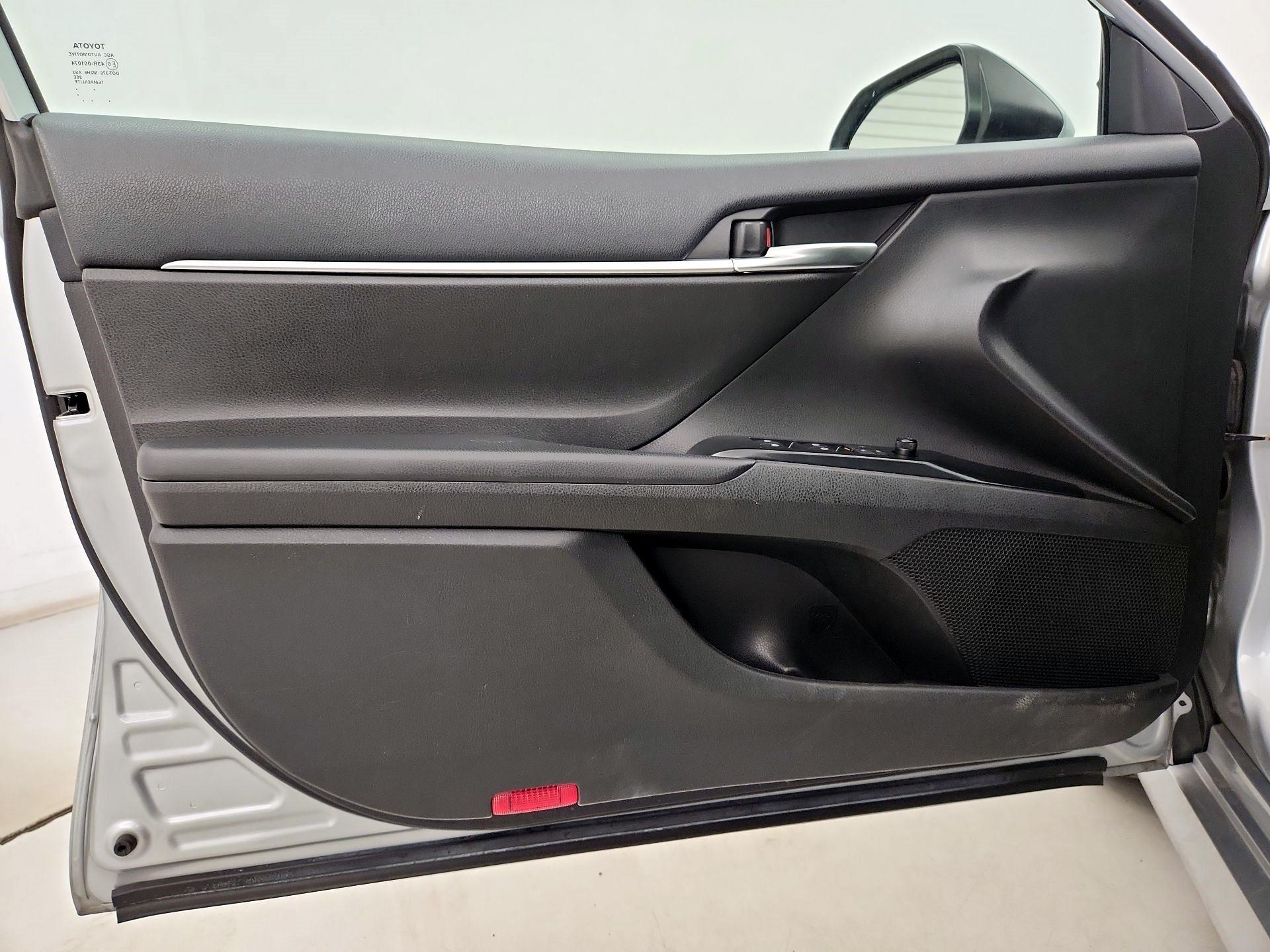 Thumbnail: 2020 Toyota Camry - 12