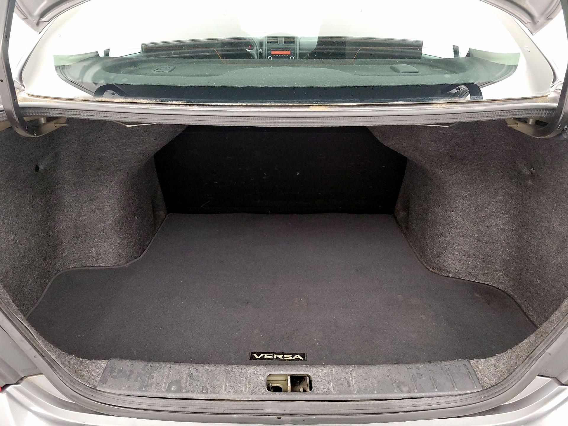 Thumbnail: 2016 Nissan Versa - 17