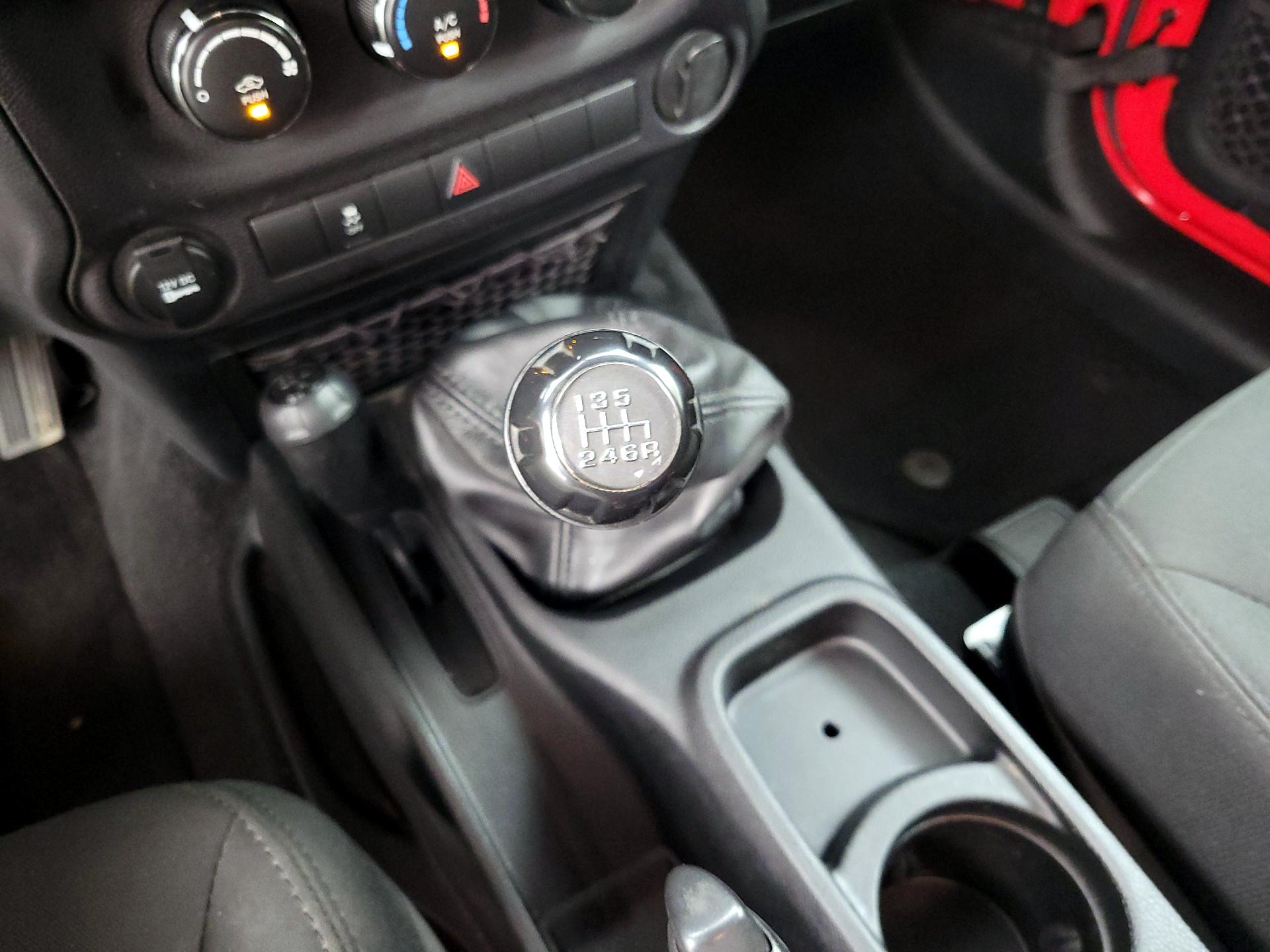 Thumbnail: 2018 Jeep Wrangler - 15