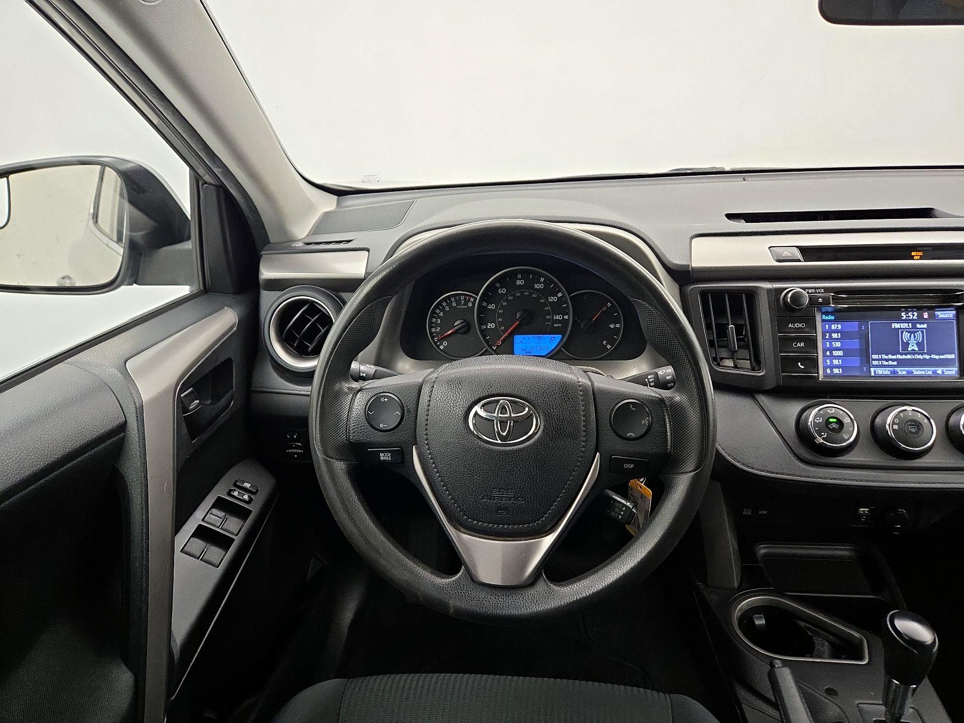 Thumbnail: 2016 Toyota RAV4 - 10