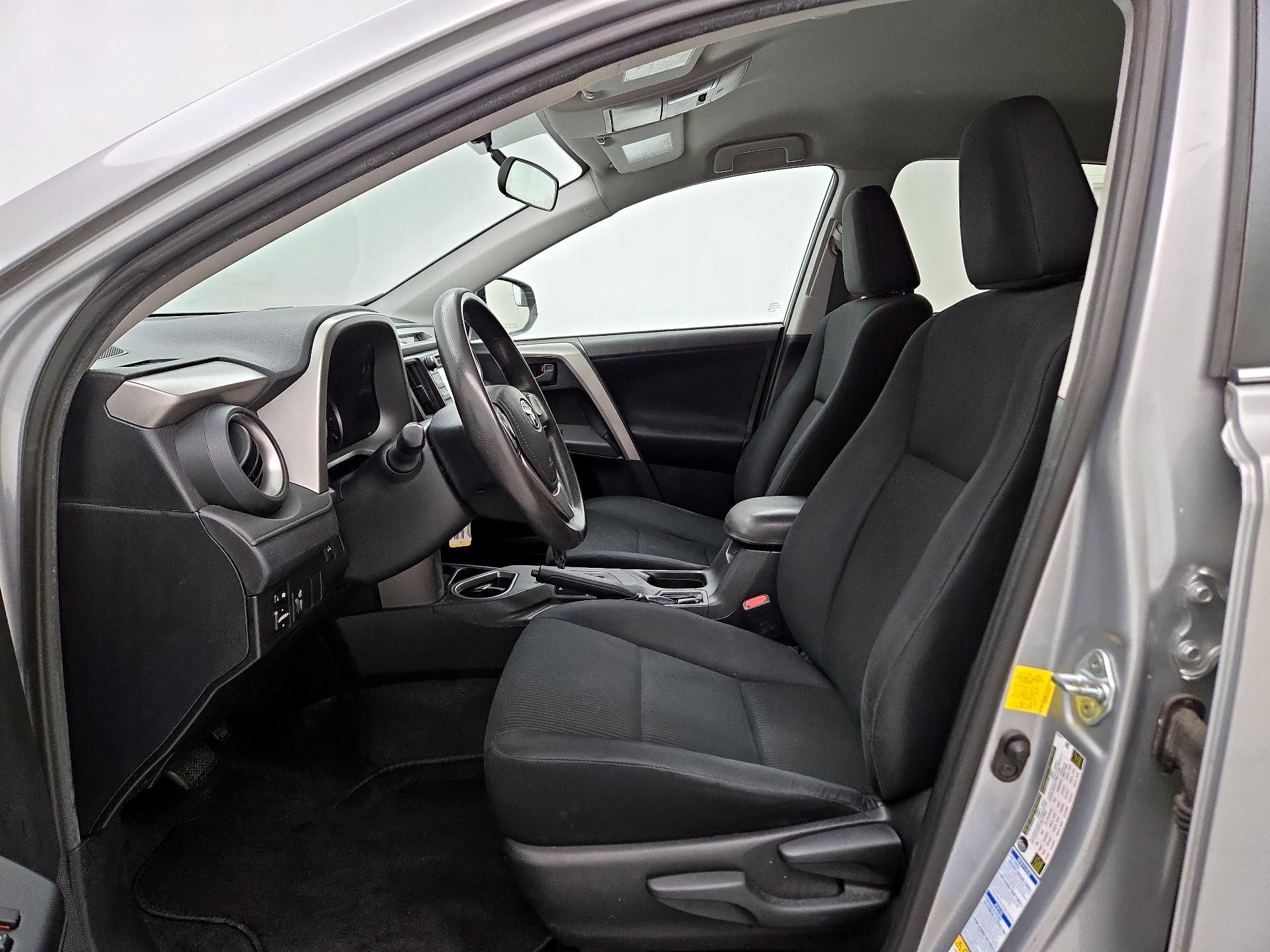 Thumbnail: 2016 Toyota RAV4 - 11