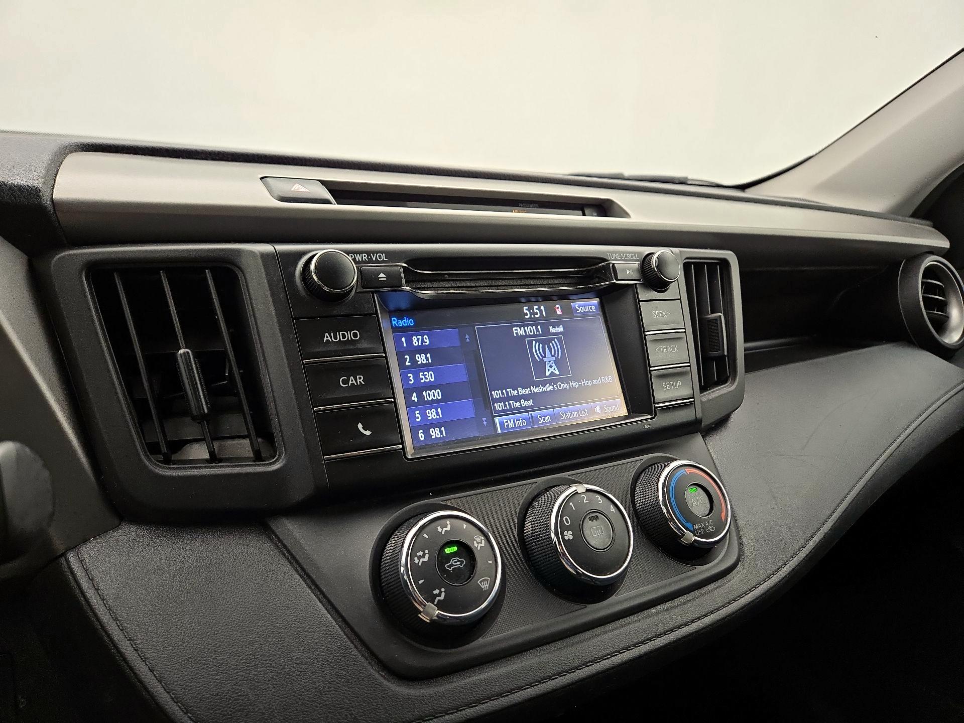 Thumbnail: 2016 Toyota RAV4 - 15