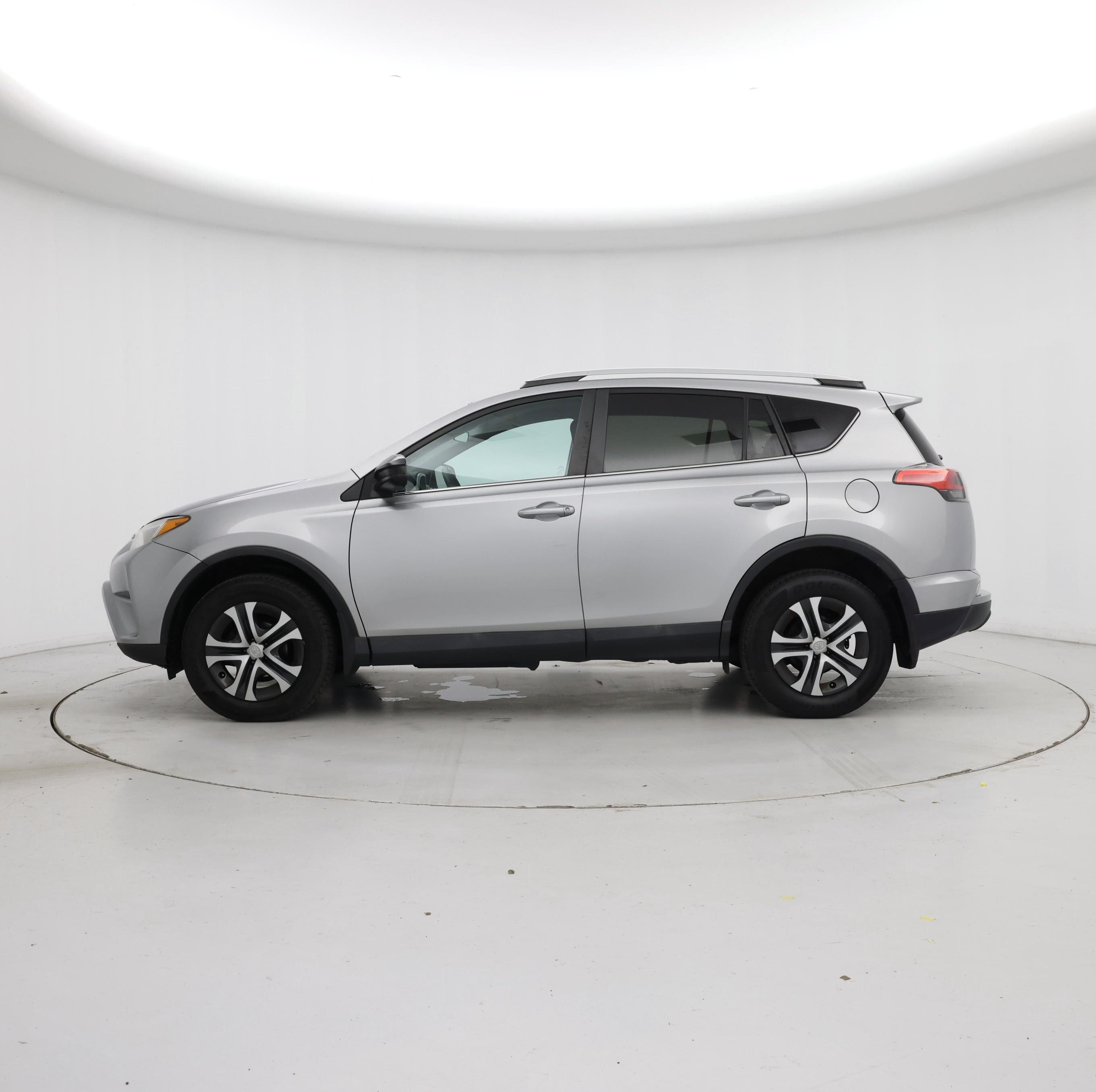 Thumbnail: 2016 Toyota RAV4 - 3