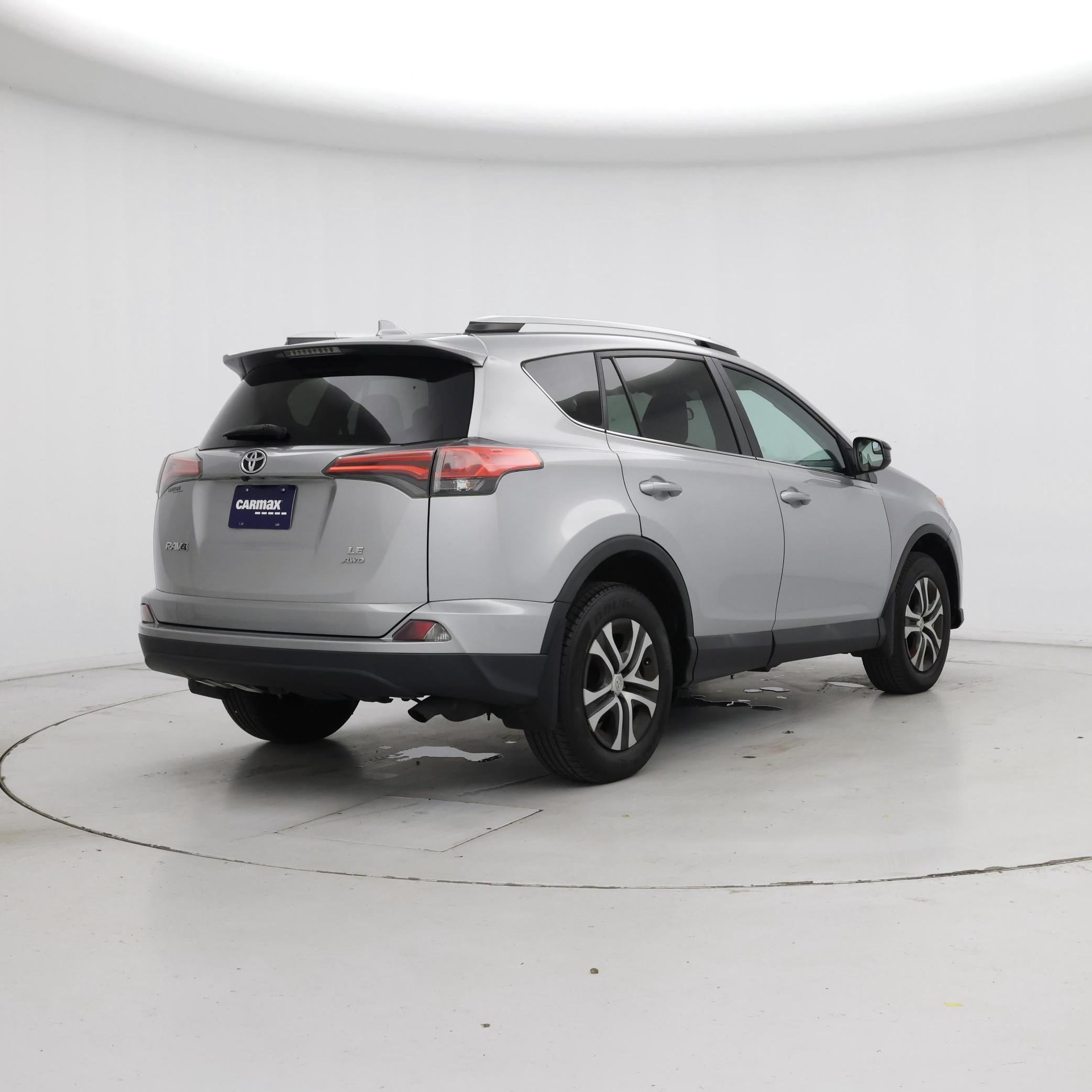 Thumbnail: 2016 Toyota RAV4 - 8