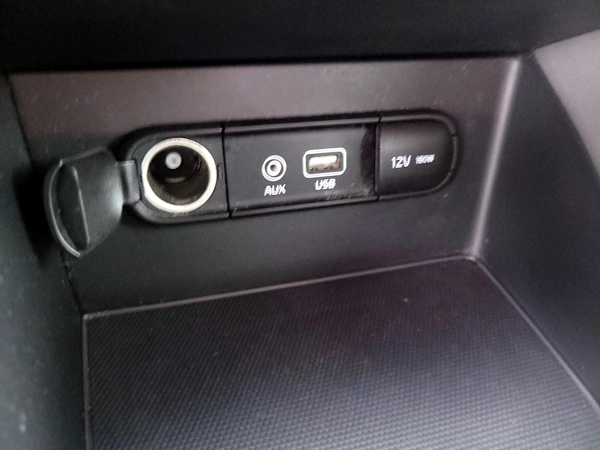 Thumbnail: 2018 Kia Niro - 18