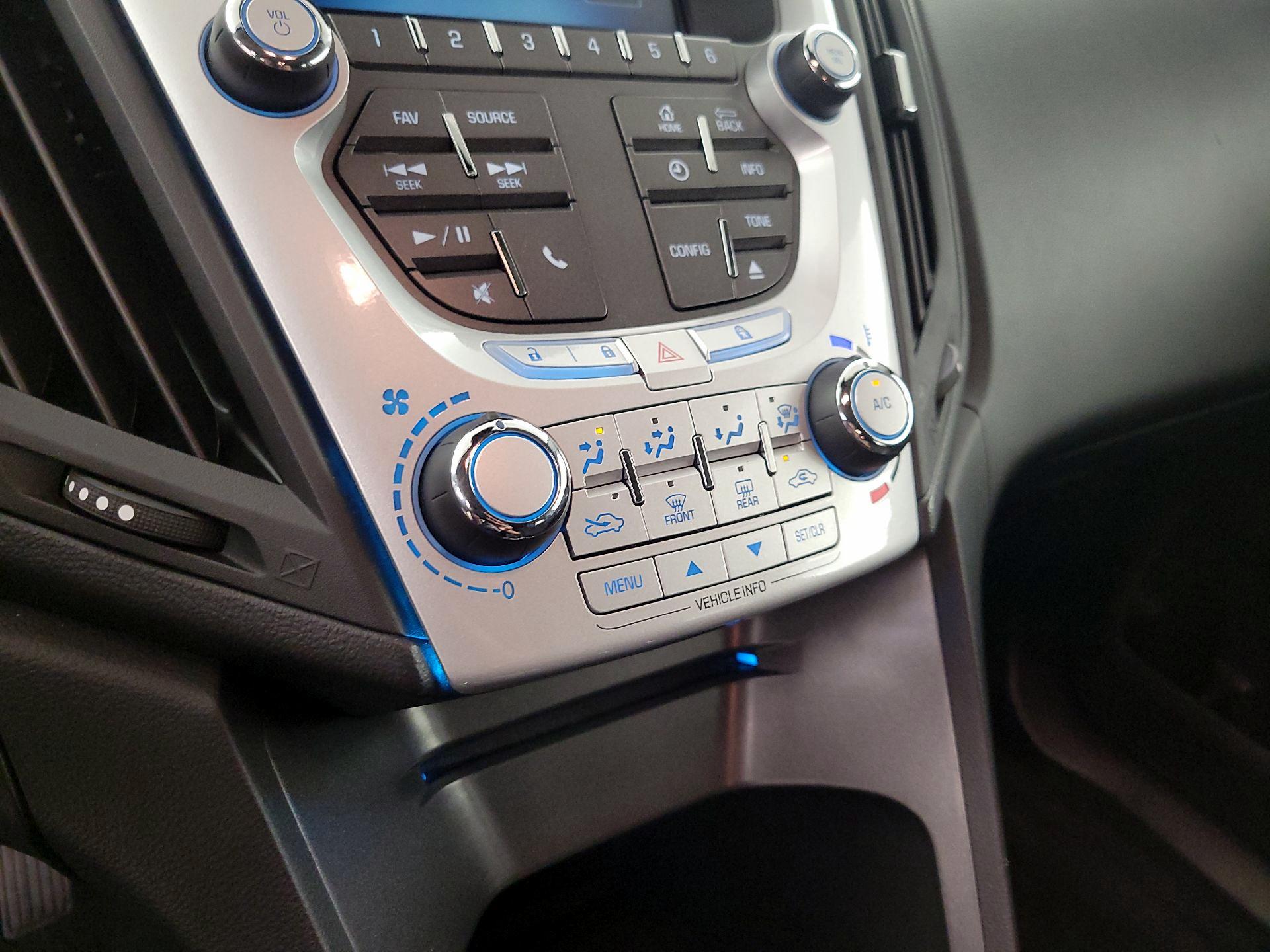 Thumbnail: 2015 Chevrolet Equinox - 15