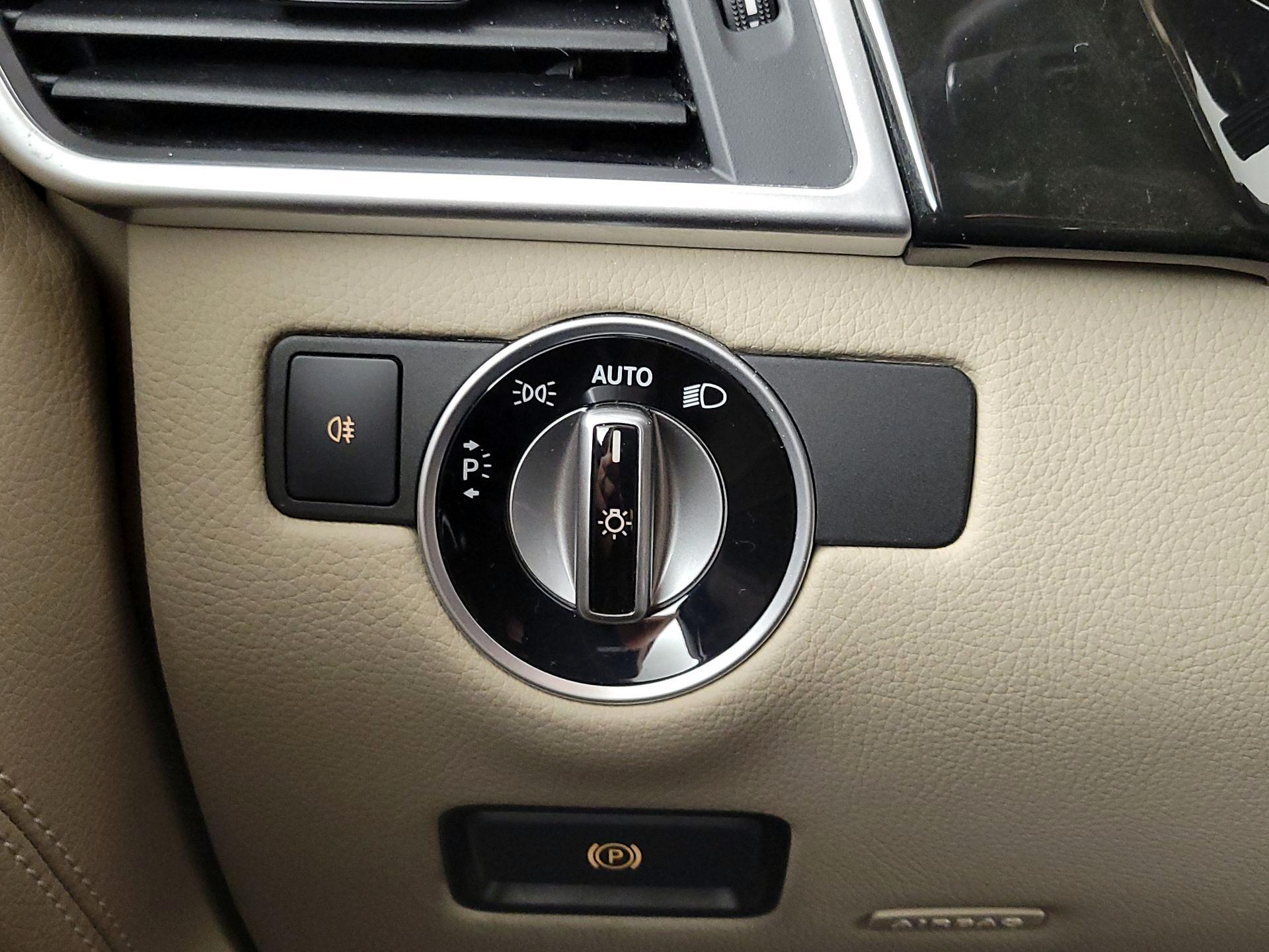 Thumbnail: 2015 Mercedes-Benz M-Class - 13