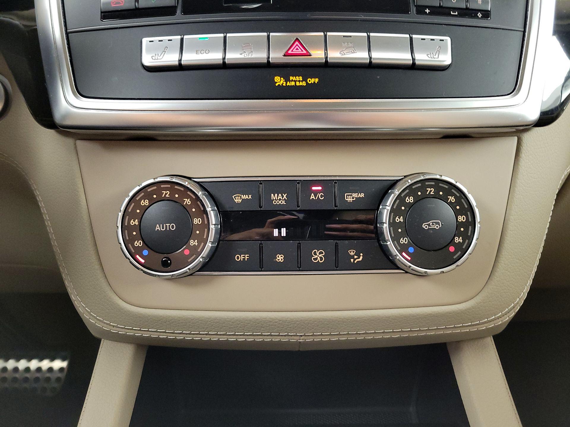 Thumbnail: 2015 Mercedes-Benz M-Class - 17