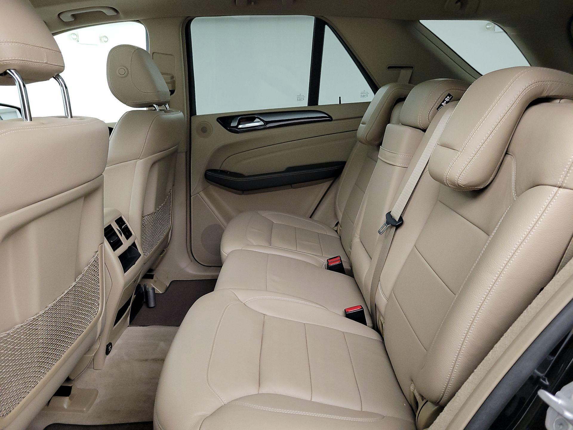 Thumbnail: 2015 Mercedes-Benz M-Class - 20