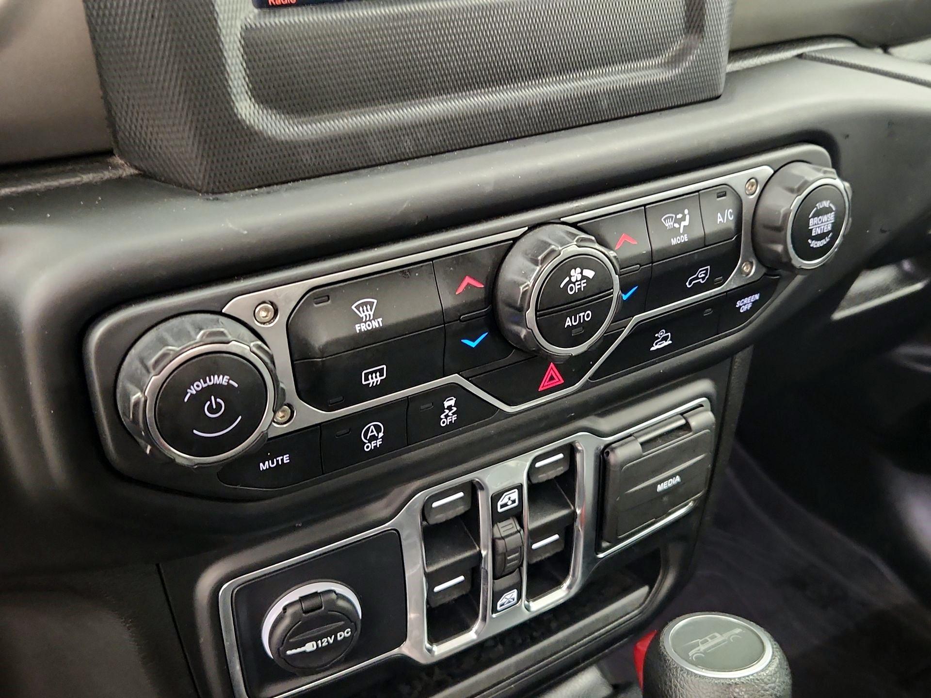 Thumbnail: 2021 Jeep Gladiator - 16