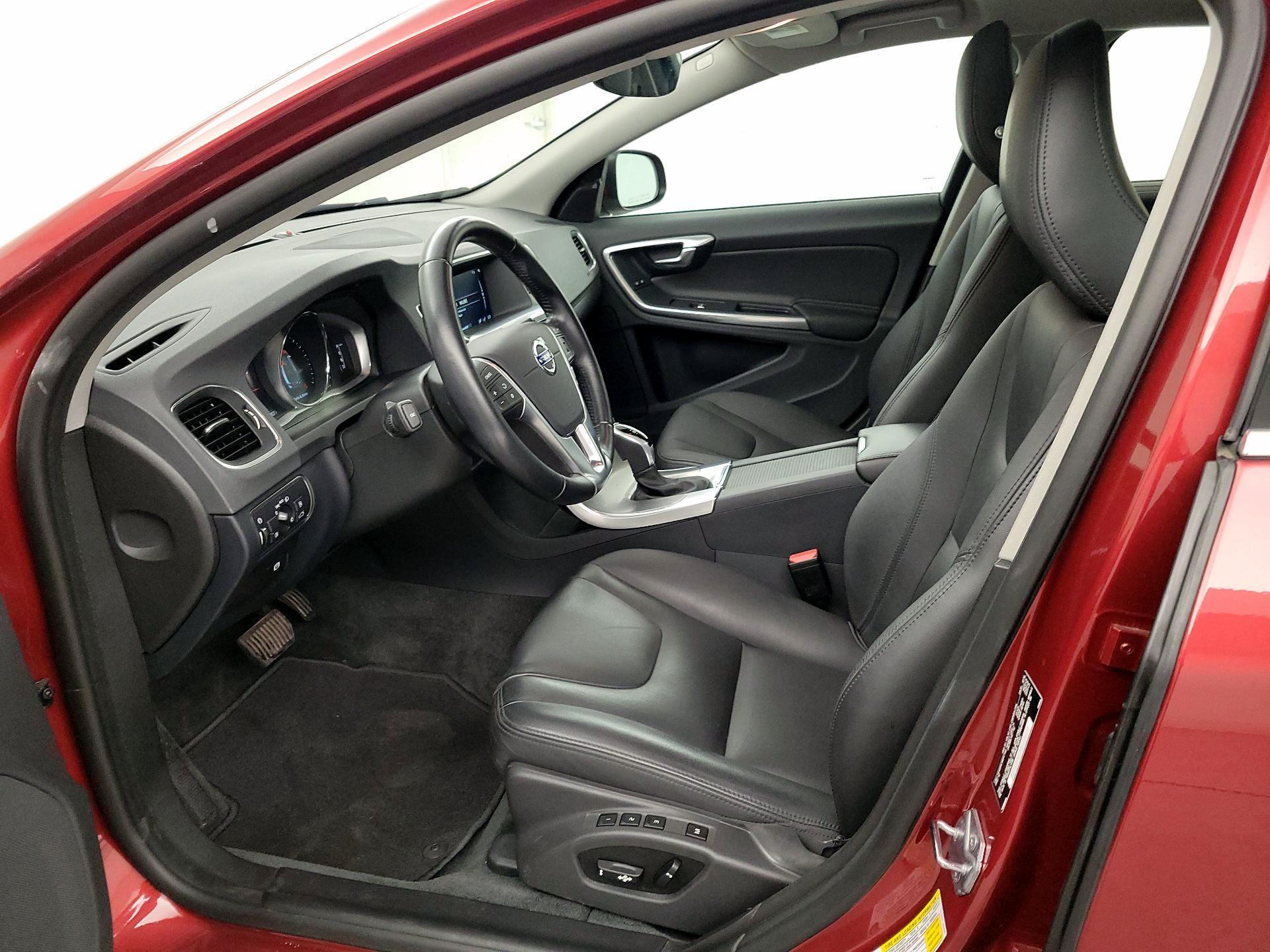 Thumbnail: 2017 Volvo S60 - 11