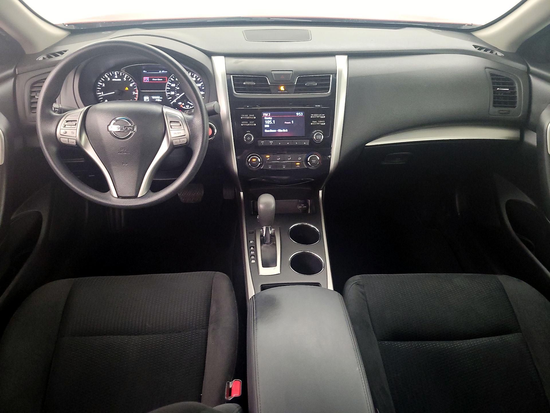 Thumbnail: 2015 Nissan Altima - 9