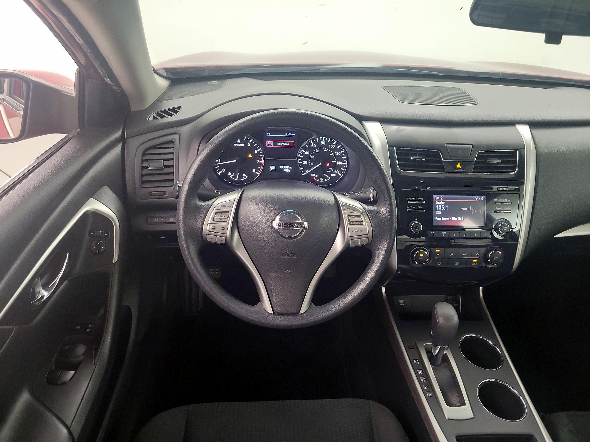 Thumbnail: 2015 Nissan Altima - 10