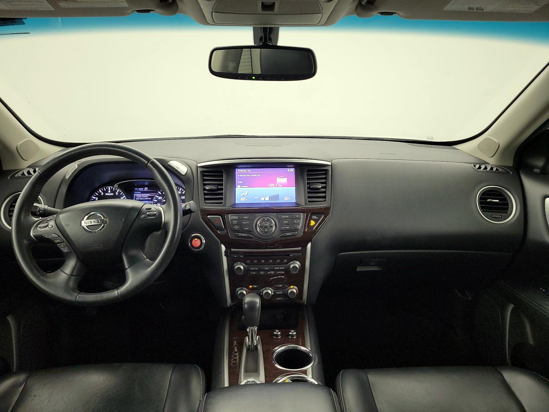 Thumbnail: 2016 Nissan Pathfinder - 9
