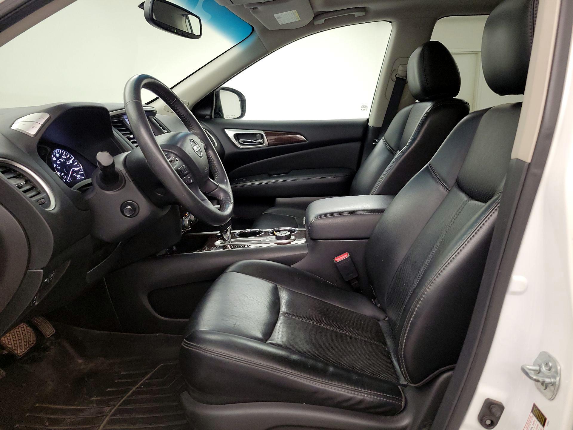 Thumbnail: 2016 Nissan Pathfinder - 11