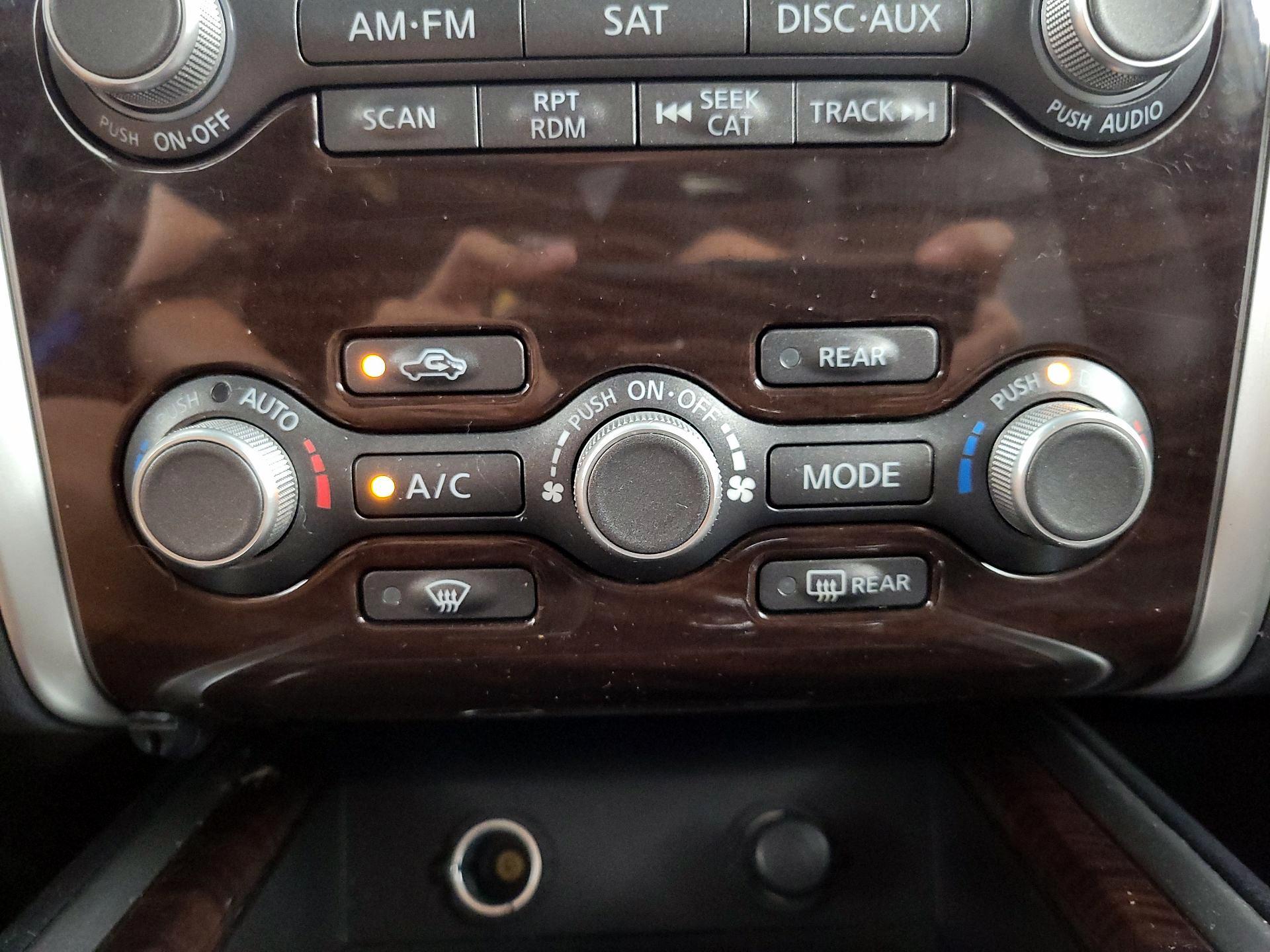 Thumbnail: 2016 Nissan Pathfinder - 17