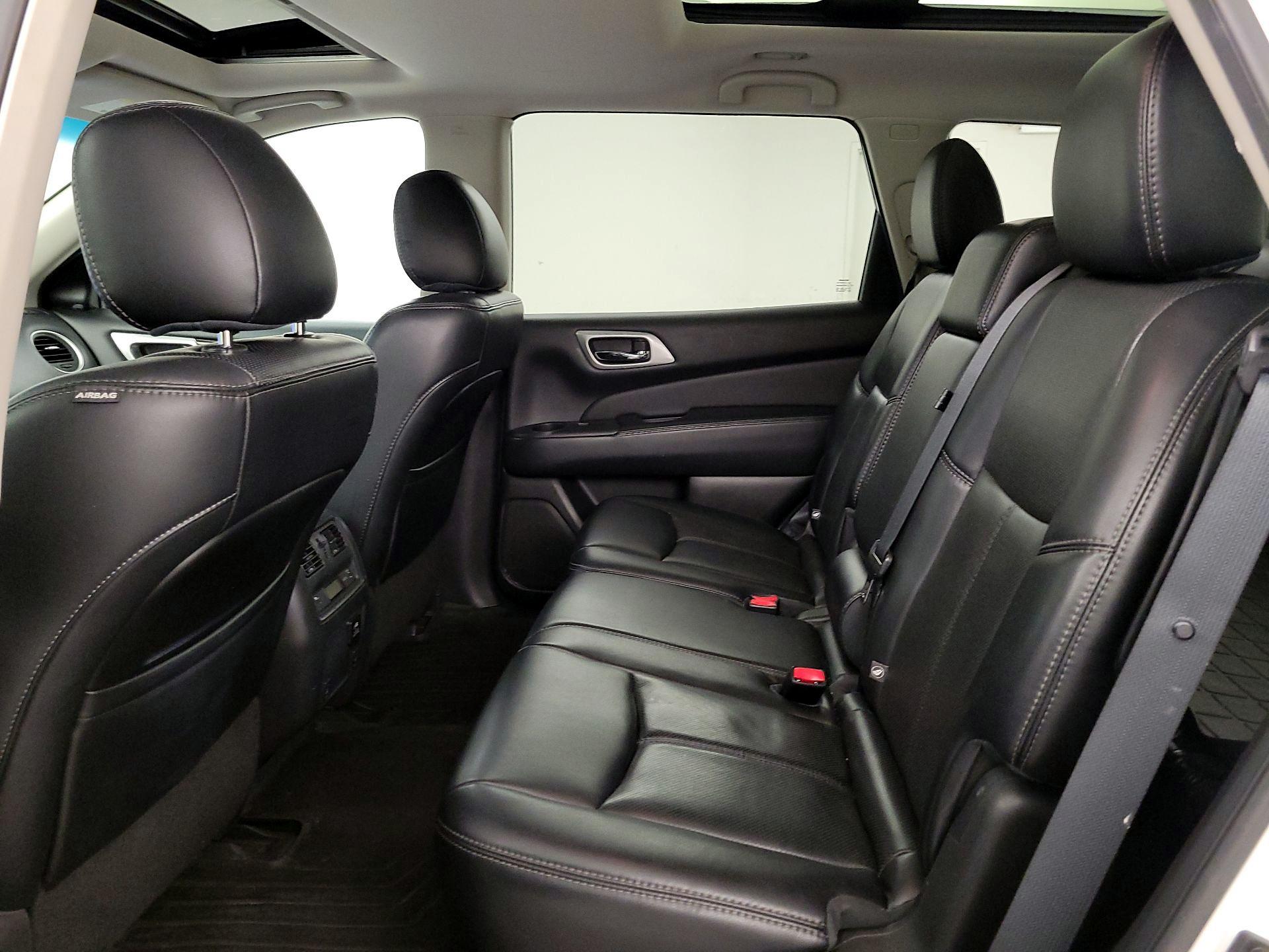 Thumbnail: 2016 Nissan Pathfinder - 20