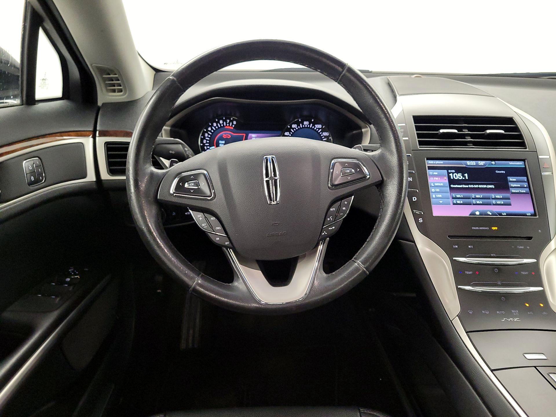 Thumbnail: 2016 Lincoln MKZ - 10