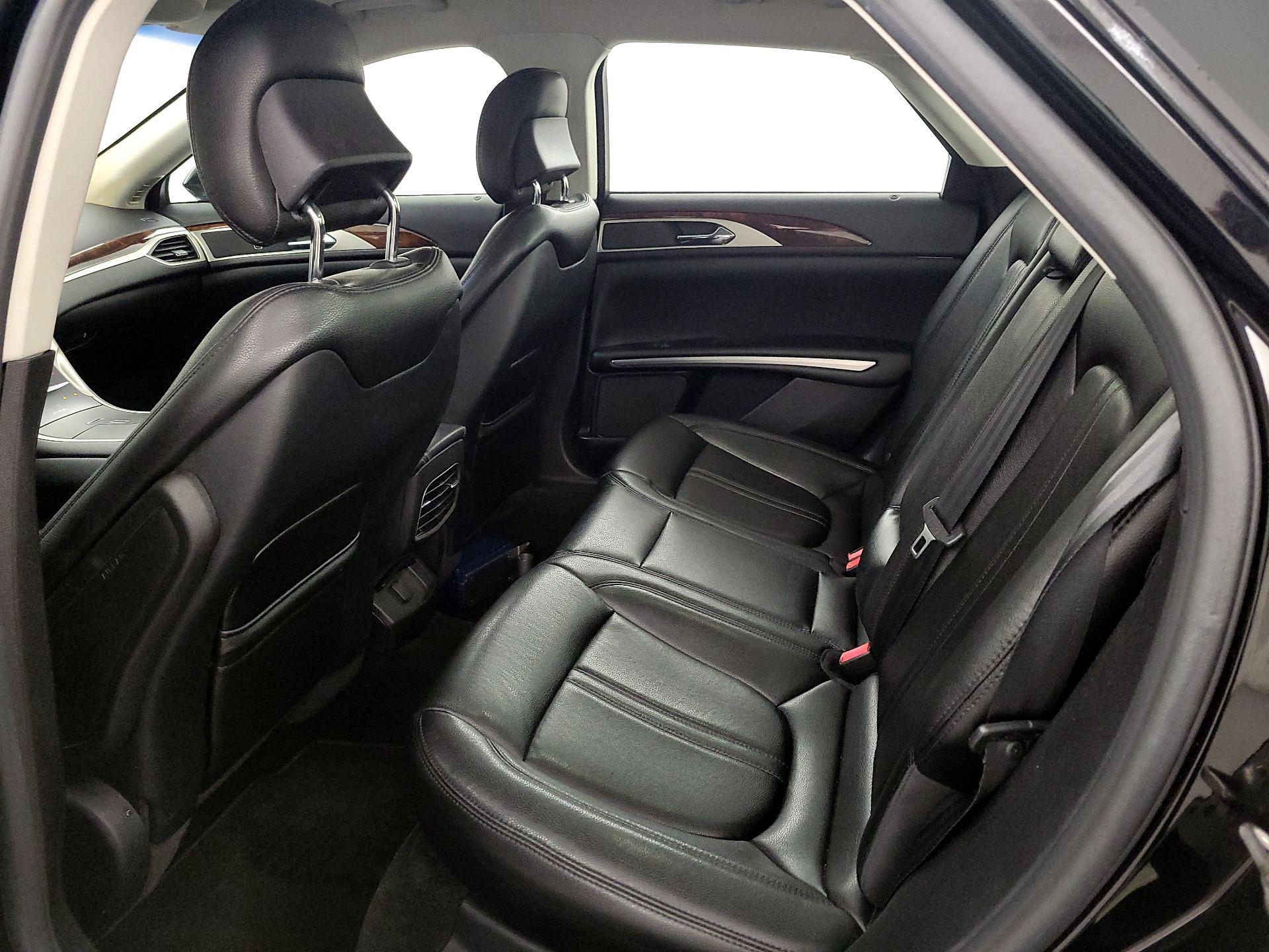 Thumbnail: 2016 Lincoln MKZ - 19