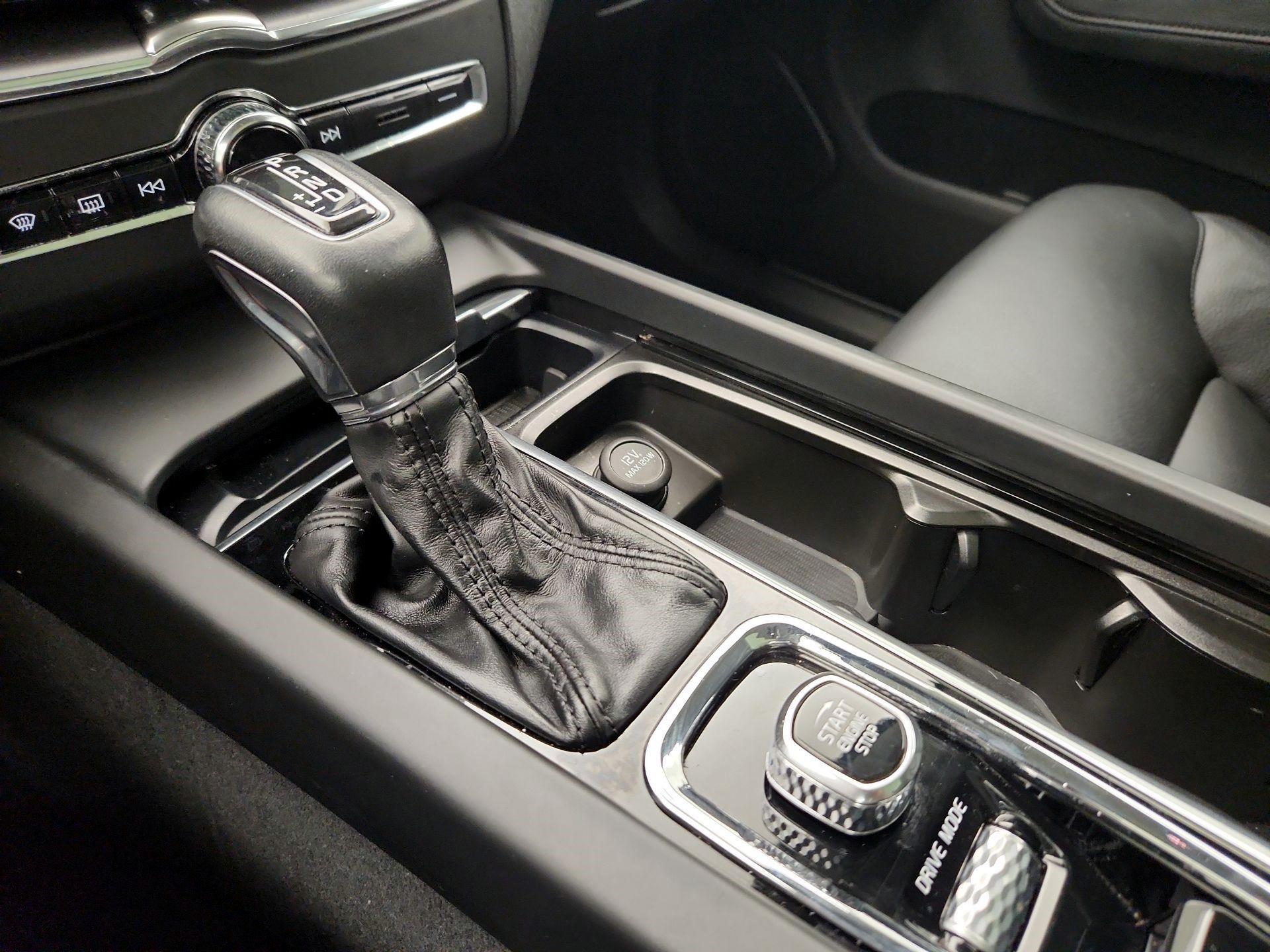 Thumbnail: 2019 Volvo XC60 - 17