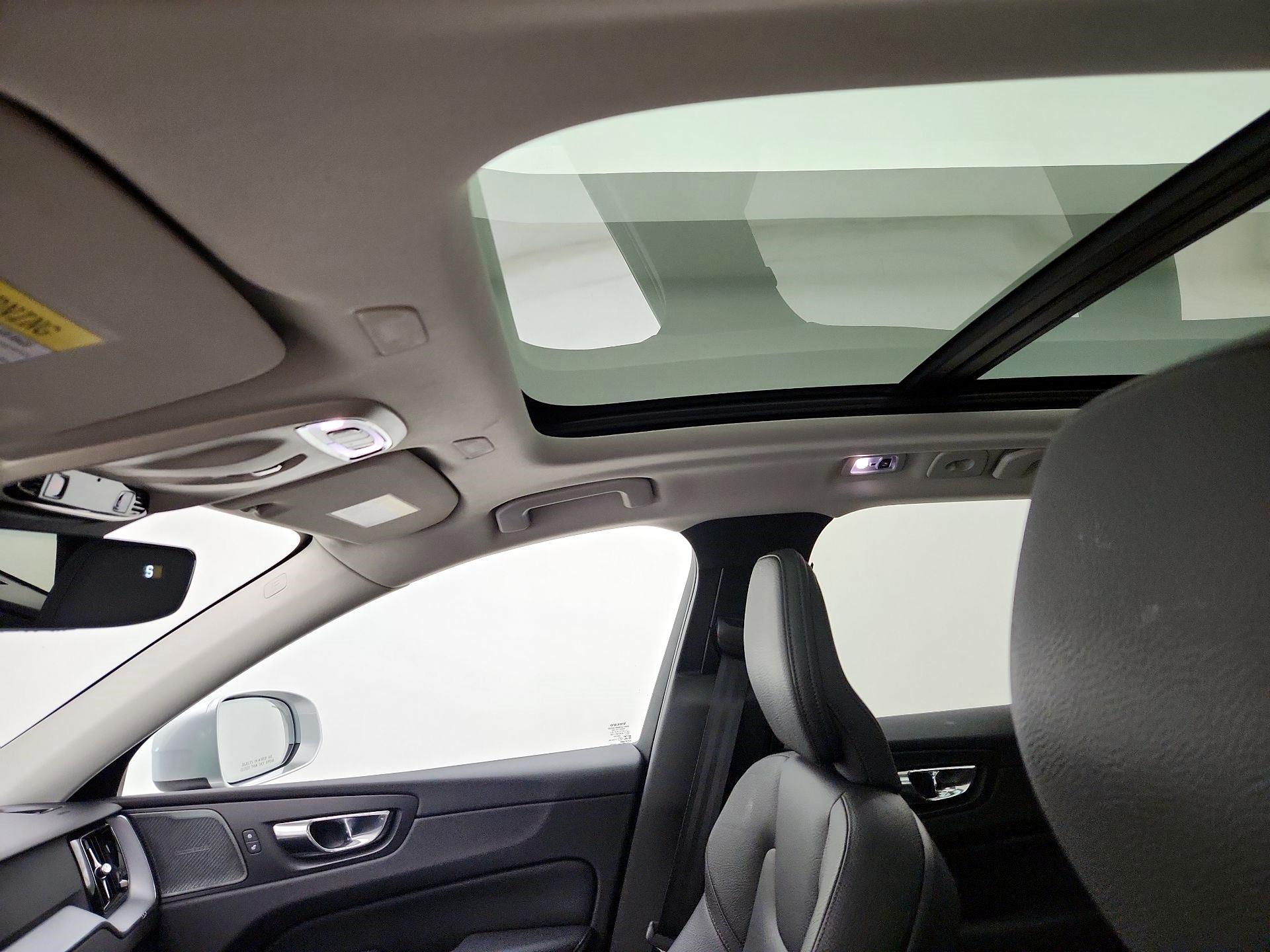 Thumbnail: 2019 Volvo XC60 - 19