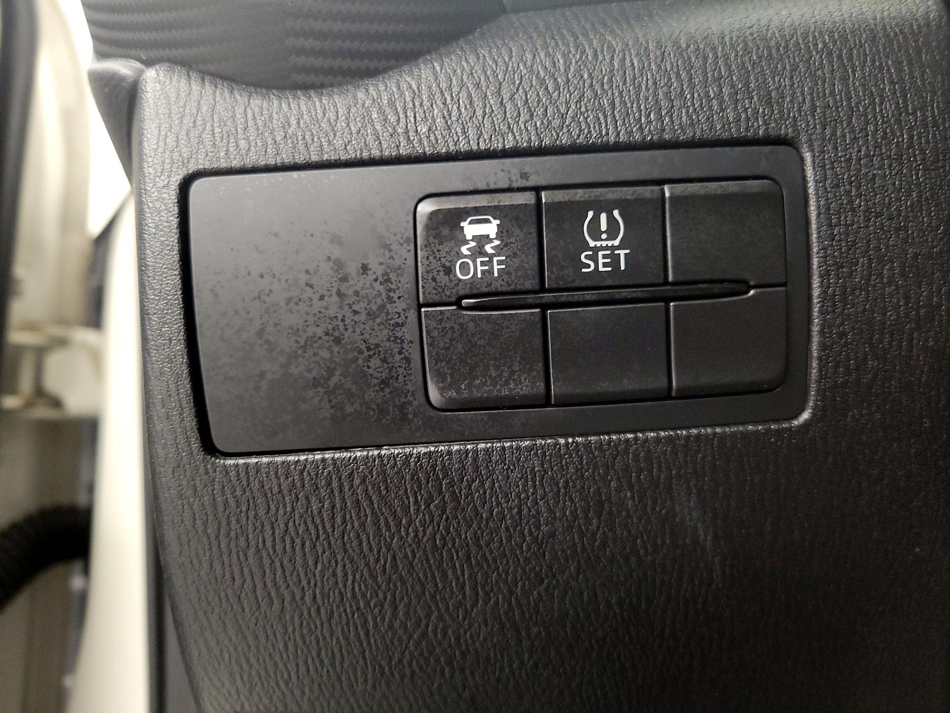 Thumbnail: 2019 Toyota Yaris - 13