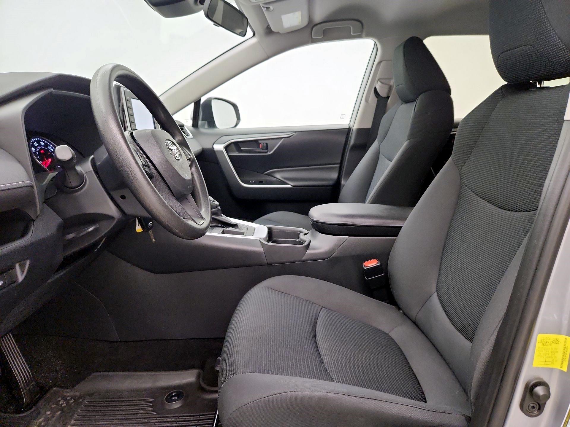 Thumbnail: 2019 Toyota RAV4 - 11