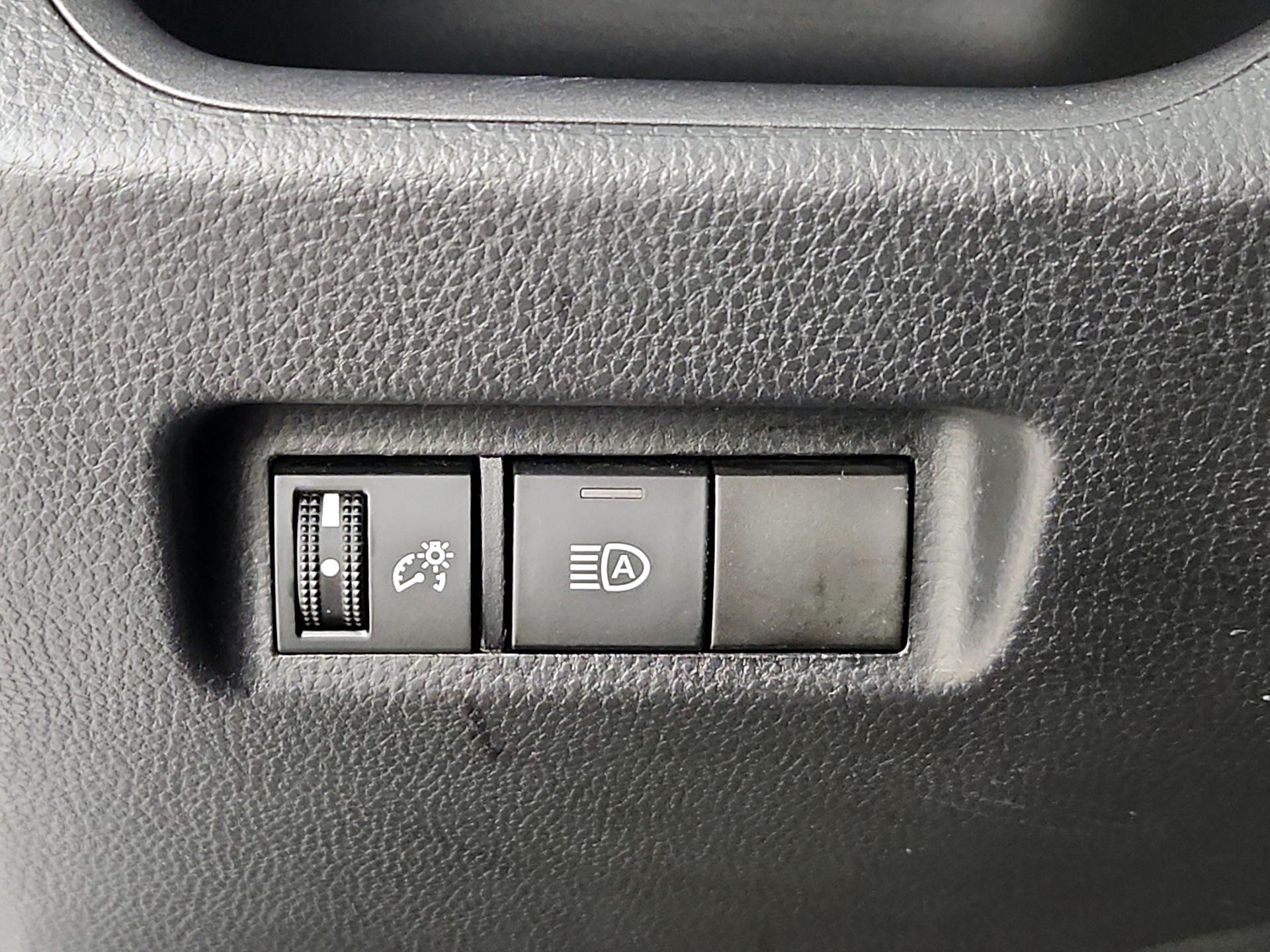 Thumbnail: 2019 Toyota RAV4 - 13