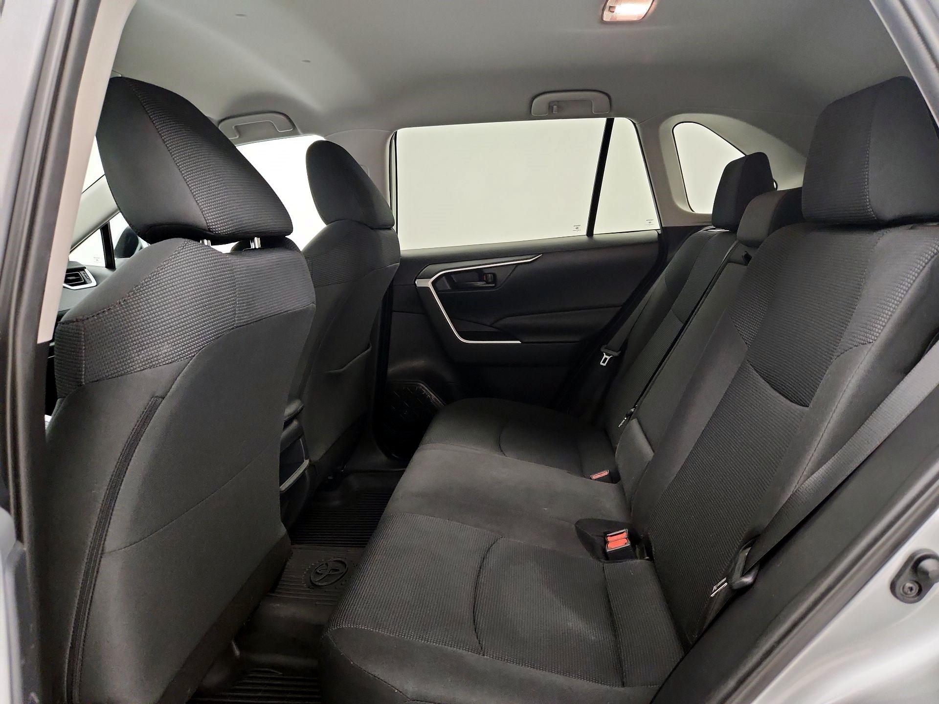 Thumbnail: 2019 Toyota RAV4 - 19